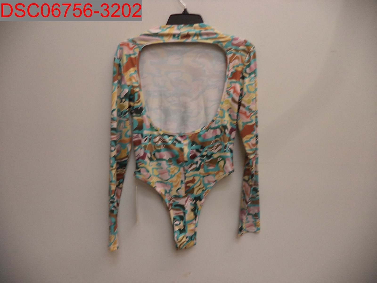 NWT – Blush Mark Women’s Theresia Edwina Multicolor Open Back Bodysuit, Size L