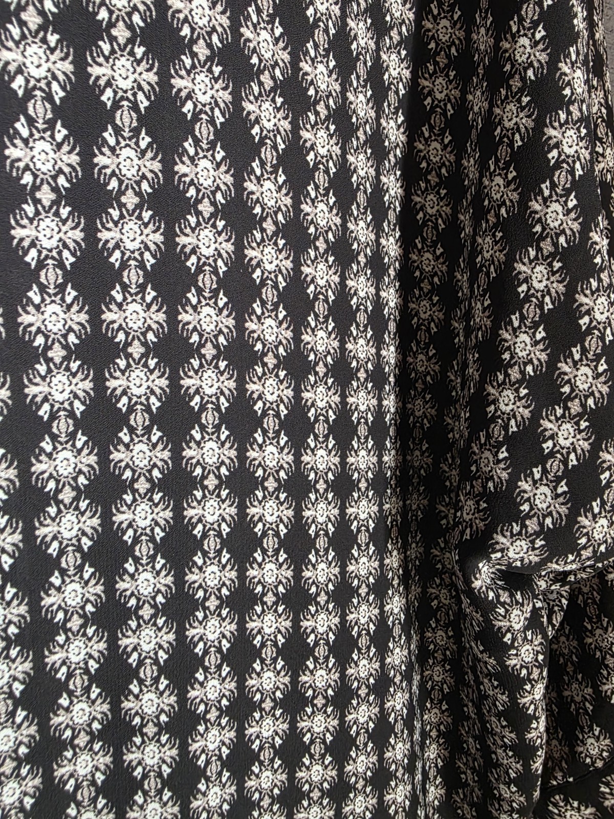 Max Studio Women’s Black White Geometric V-Neck 3/4 Sleeve Pullover Blouse S