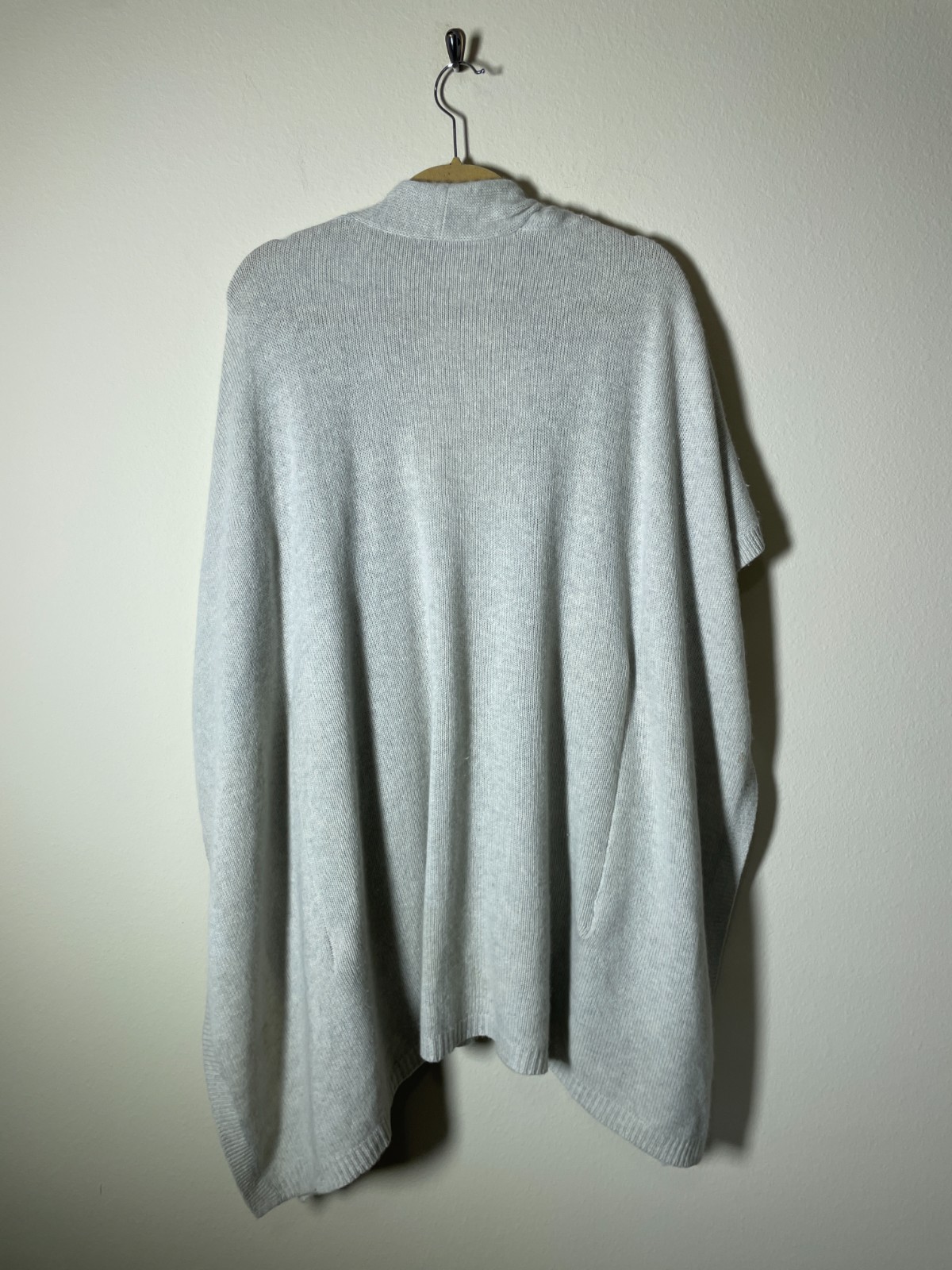 Calypso St Barth Women’s 100% Cashmere Oatmeal Kimono/Shaw Open Sweater M