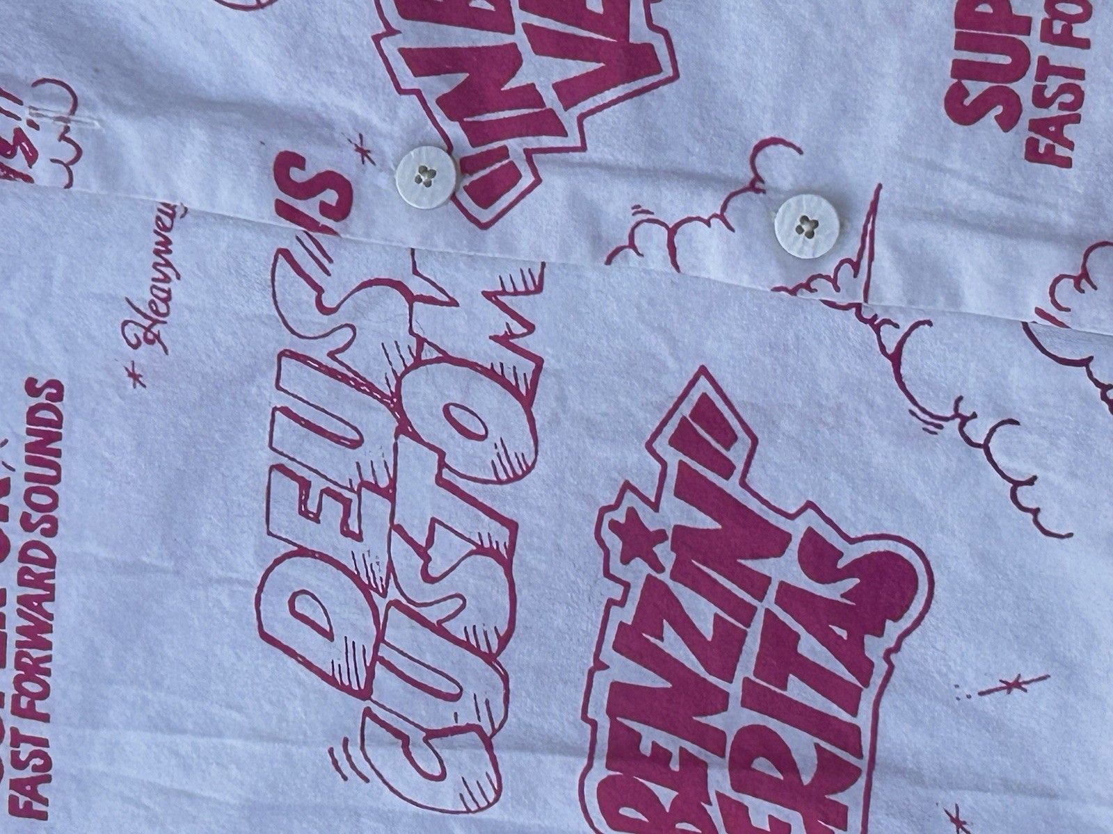 Deus Customs Dub Bass Sounds Button Front Shirt Mens Medium Graphic Pink