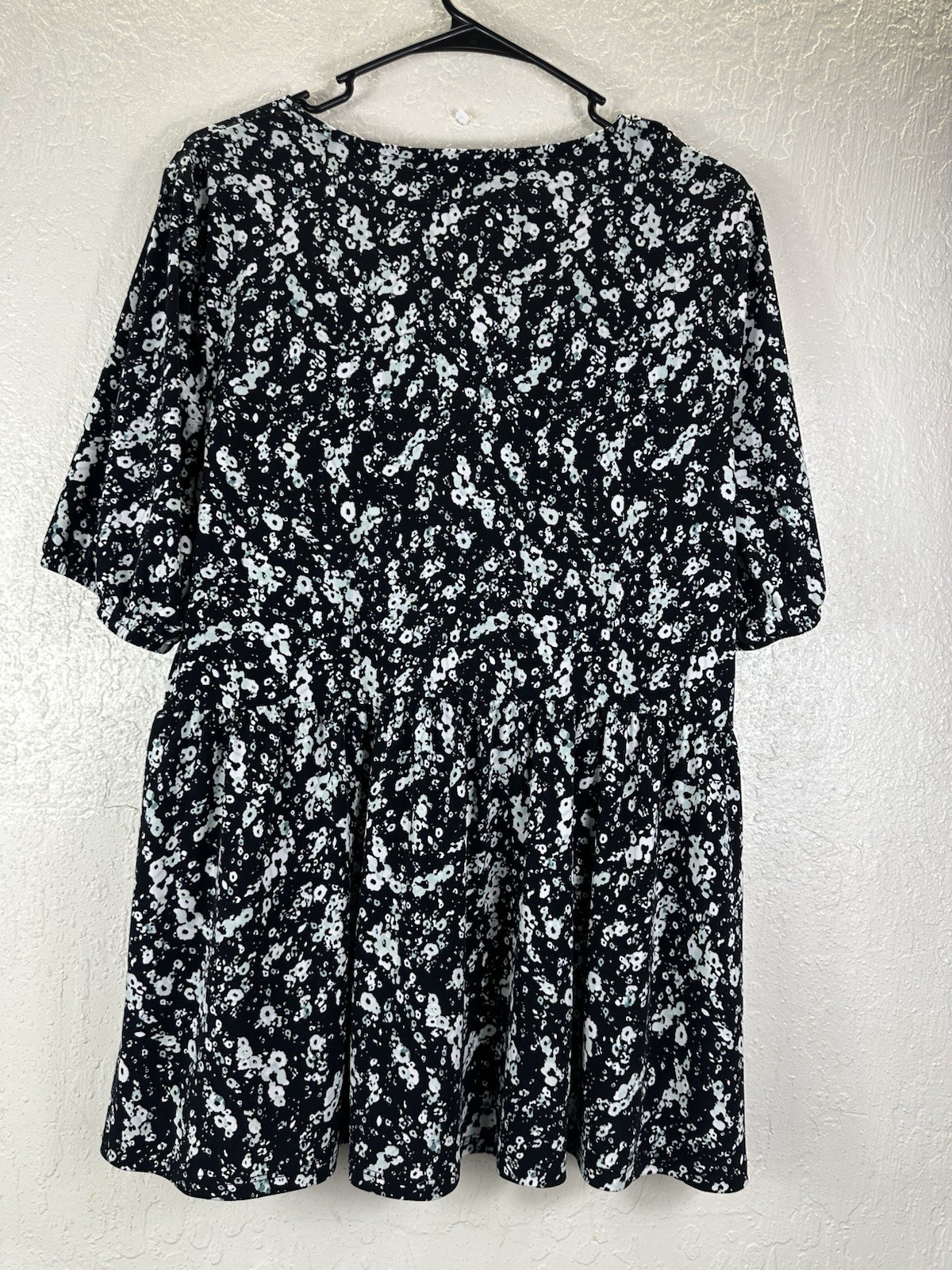 Lane Bryant Black/White Floral V-Neck Flutter Sleeve Fit & Flare Dress 18/20