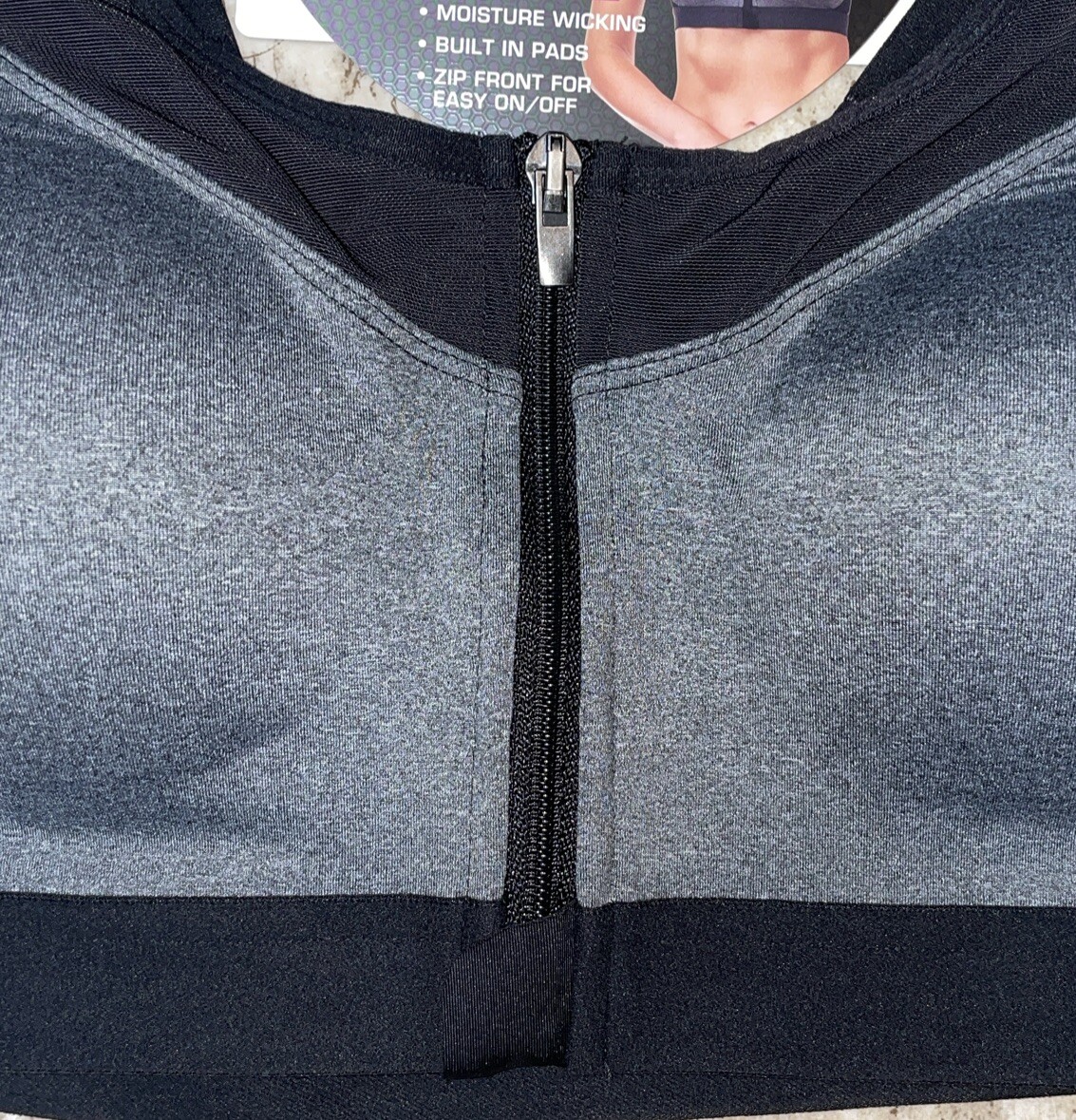 NWT Womens Avia Black & Grey Heather Zip Front Seamless Sports Bra Size Medium