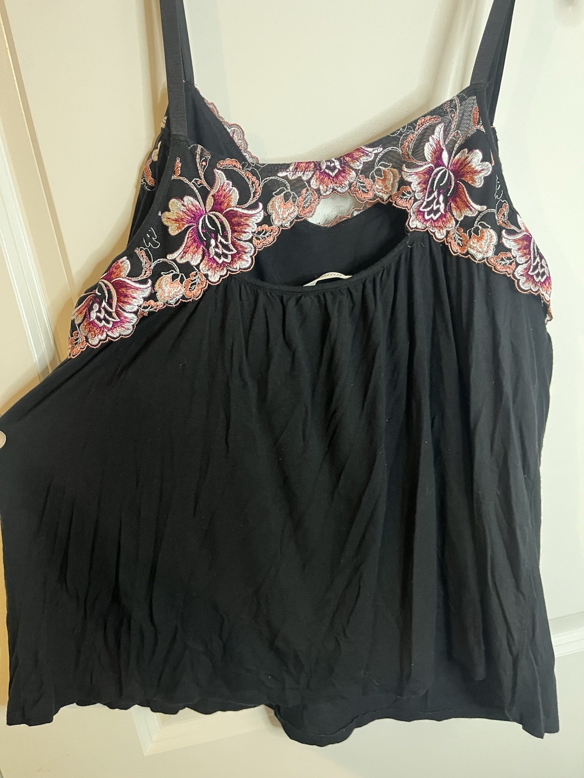 Soma Lined Fairy Soft Delicate Floral Embroidery Adjustable Camisole Top Size XL