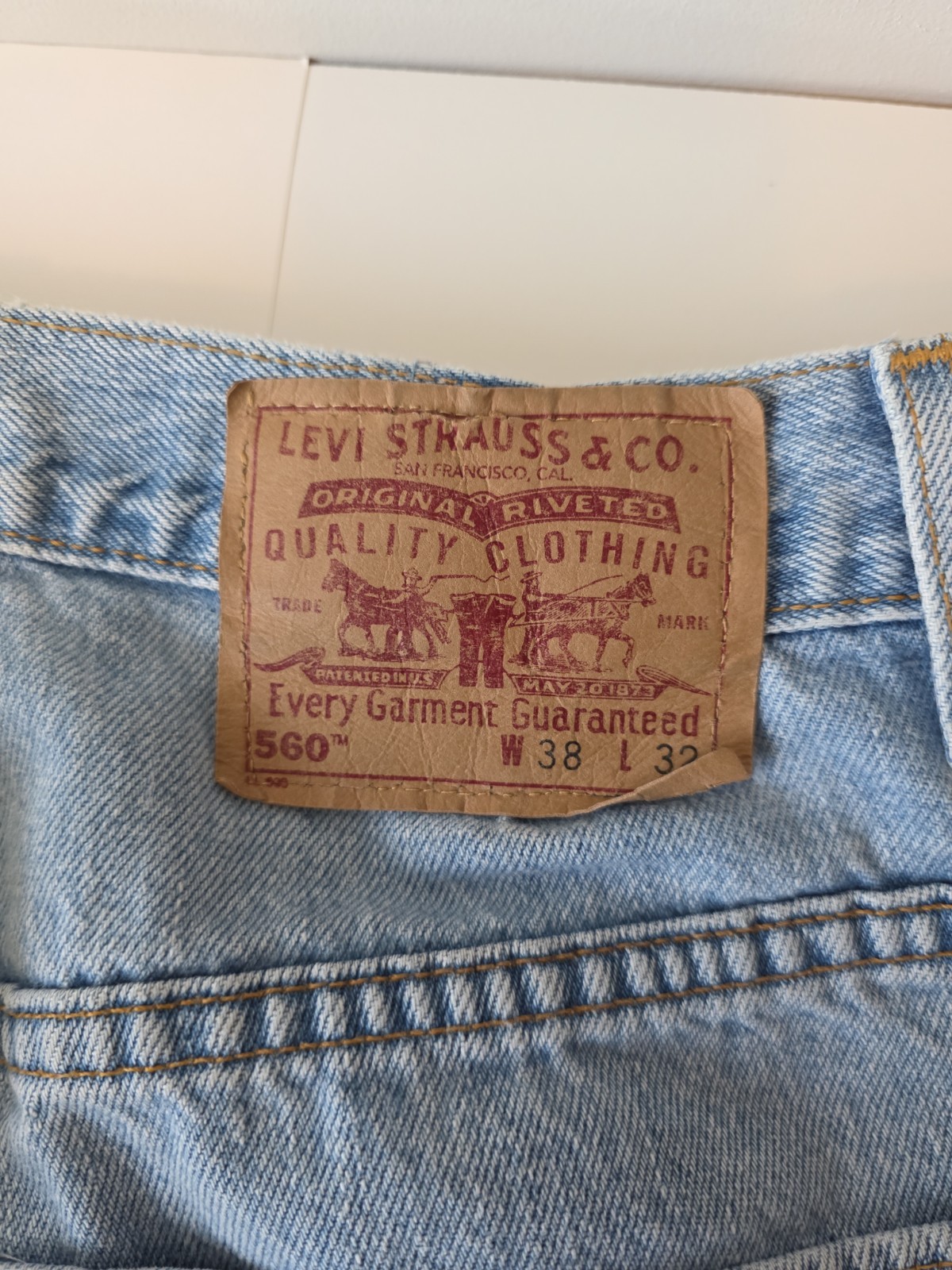 Vintage Levis 560 Jeans Mens 38×32 Comfort Loose Light Wash