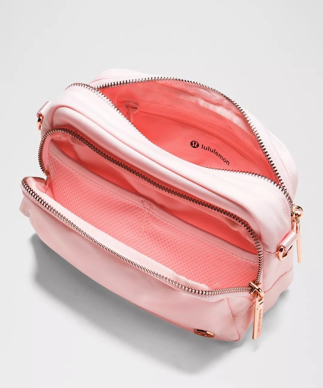 Everywhere Crossbody Bag 2L Metal Hardware