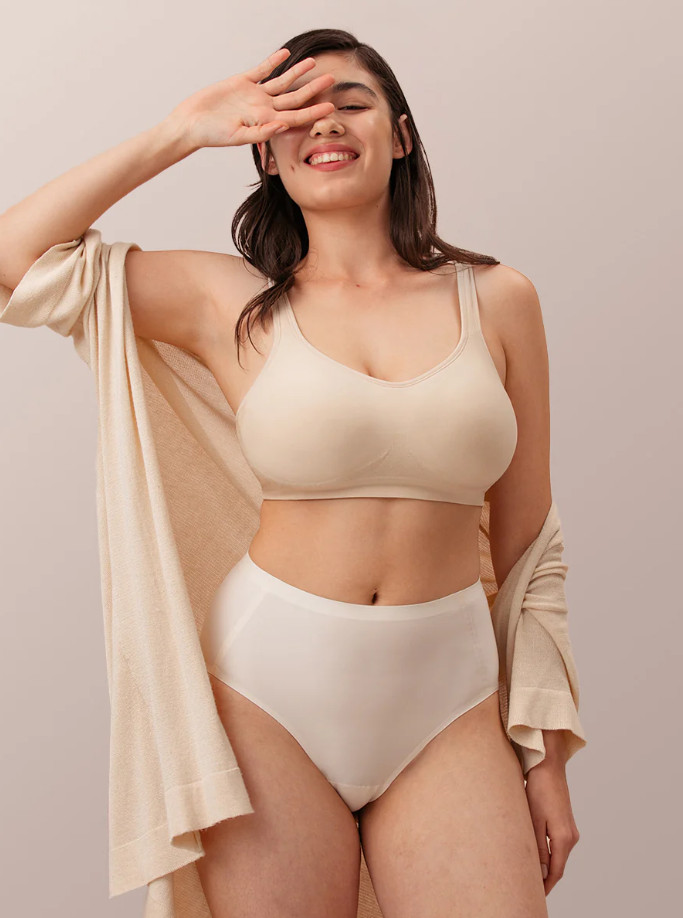 Shapermint Essentials Everyday Comfort Straps Wireless Shaping Bra