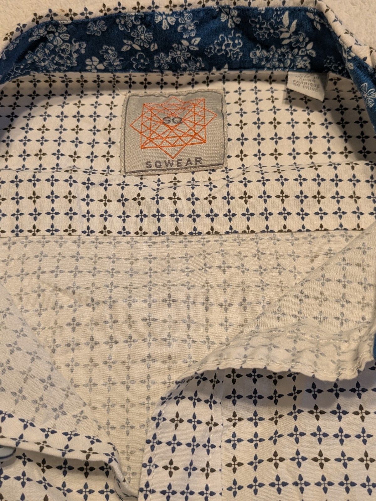 SQWEAR Men’s White/Blue Geometric Cotton Dress Shirt L 34/35 Spread Collar