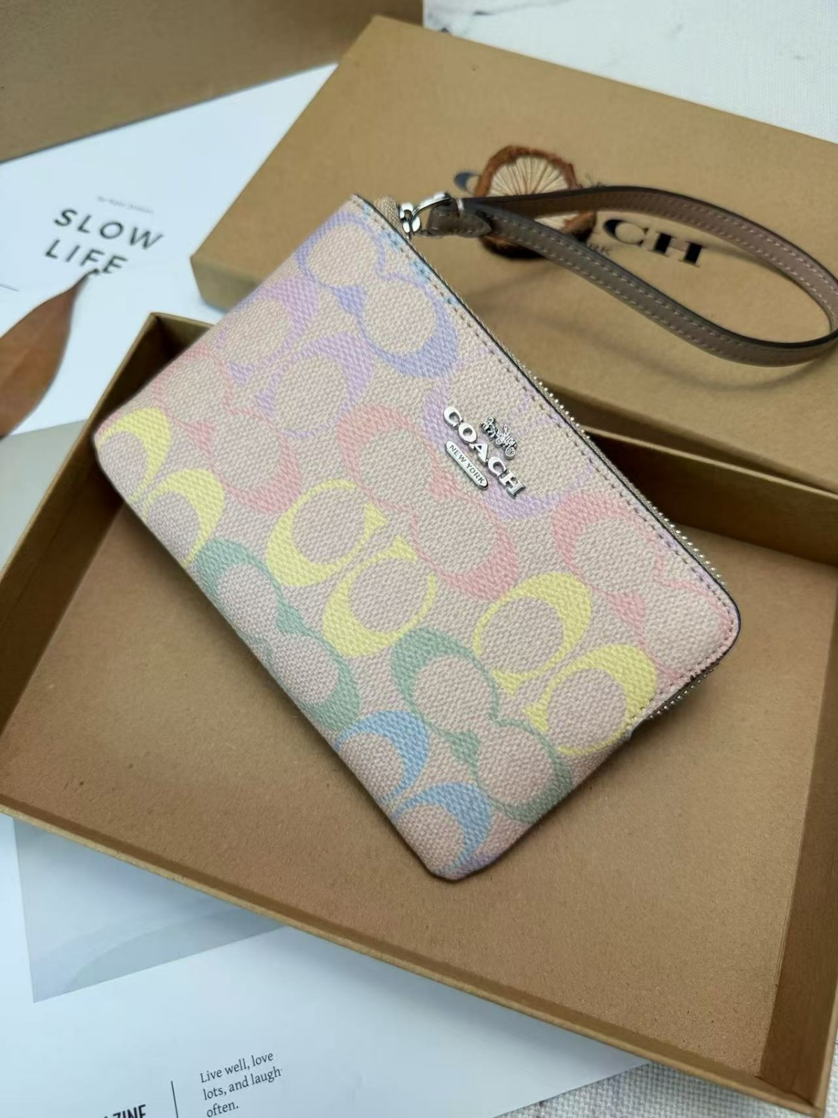 COACH Corner Zip Wristlet In Rainbow Signature Canvas CDF28 Silver w/box
