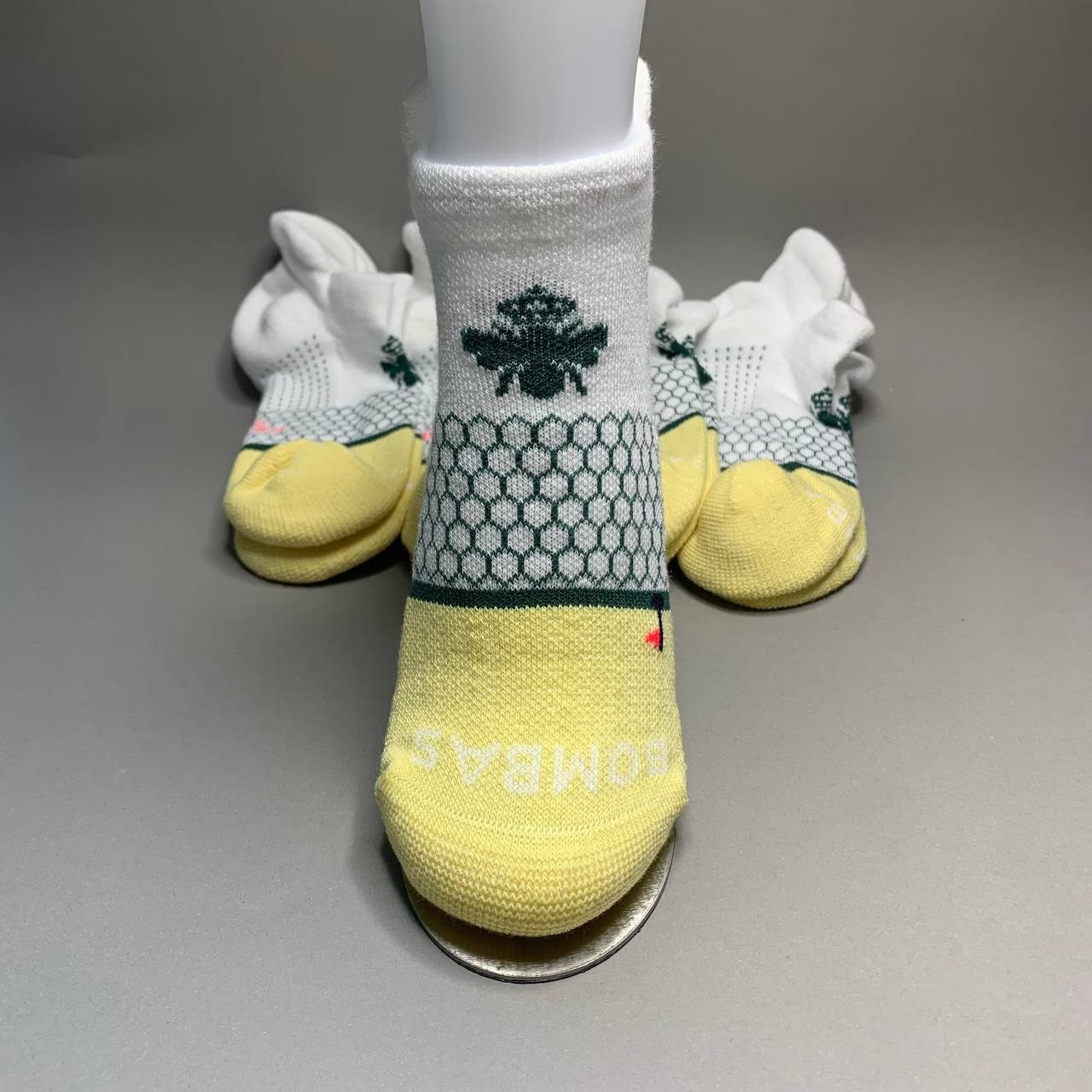 Bombas Women’s Ankle Socks 4 Pair Pack White Yellow Golf Palm Tree Size M Medium