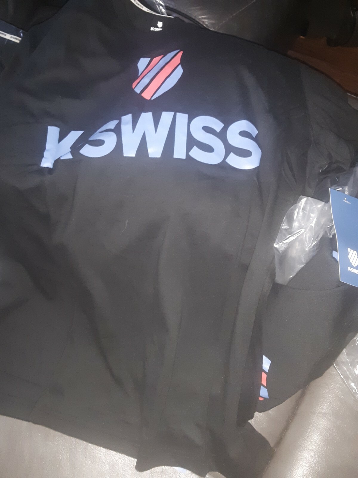 Rare K Swiss Shield 2.0 Tshirt Mens Size Large black with logo 2 tone New bag68