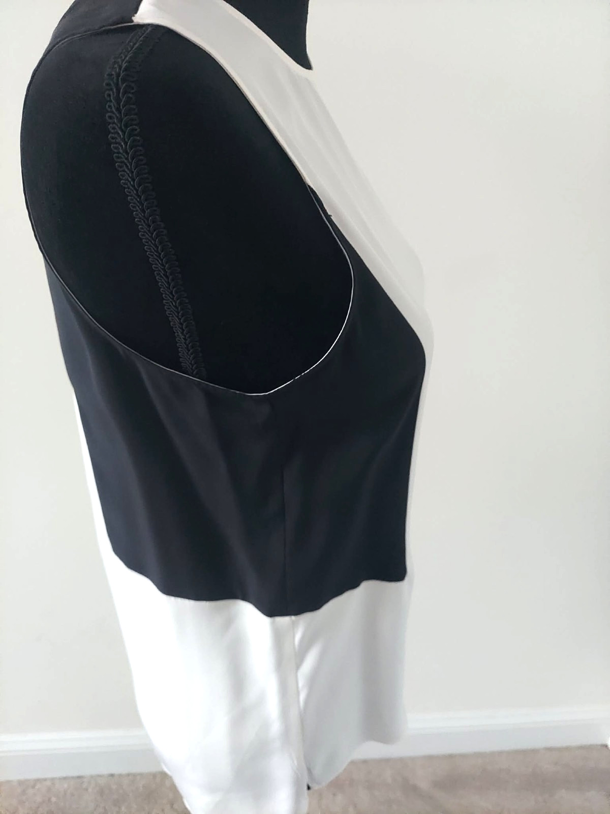 Parker Black & White 100% Silk Top | Women’s Size M