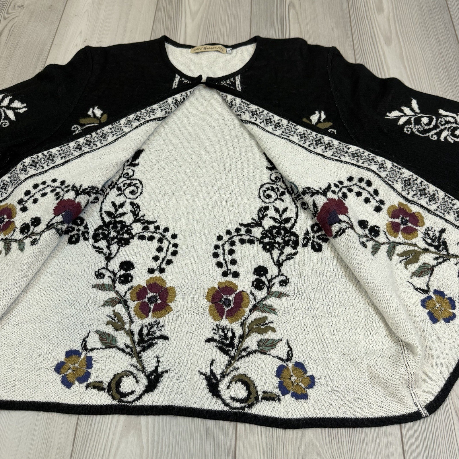 Simply Natural Hanna Alpaca Blend XL floral embroidered cardigan Sweater Peru
