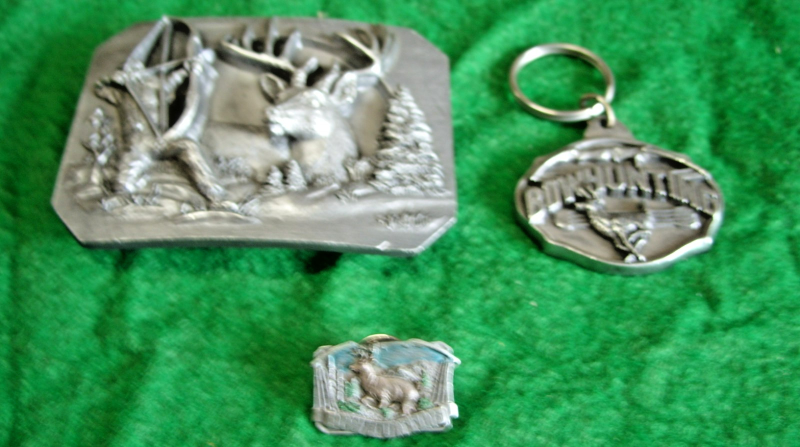 BELT BUCKLE, Key Ring and Pin Set (Bow Hunters Deer Theme)