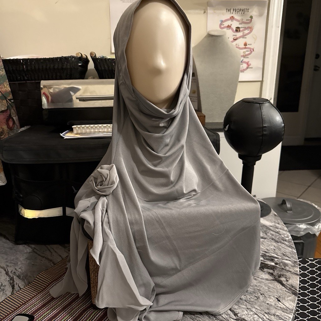 Women’s Gray Solid Chiffon Polyester Hijab Headscarf Wrap Scarf Flower Accent