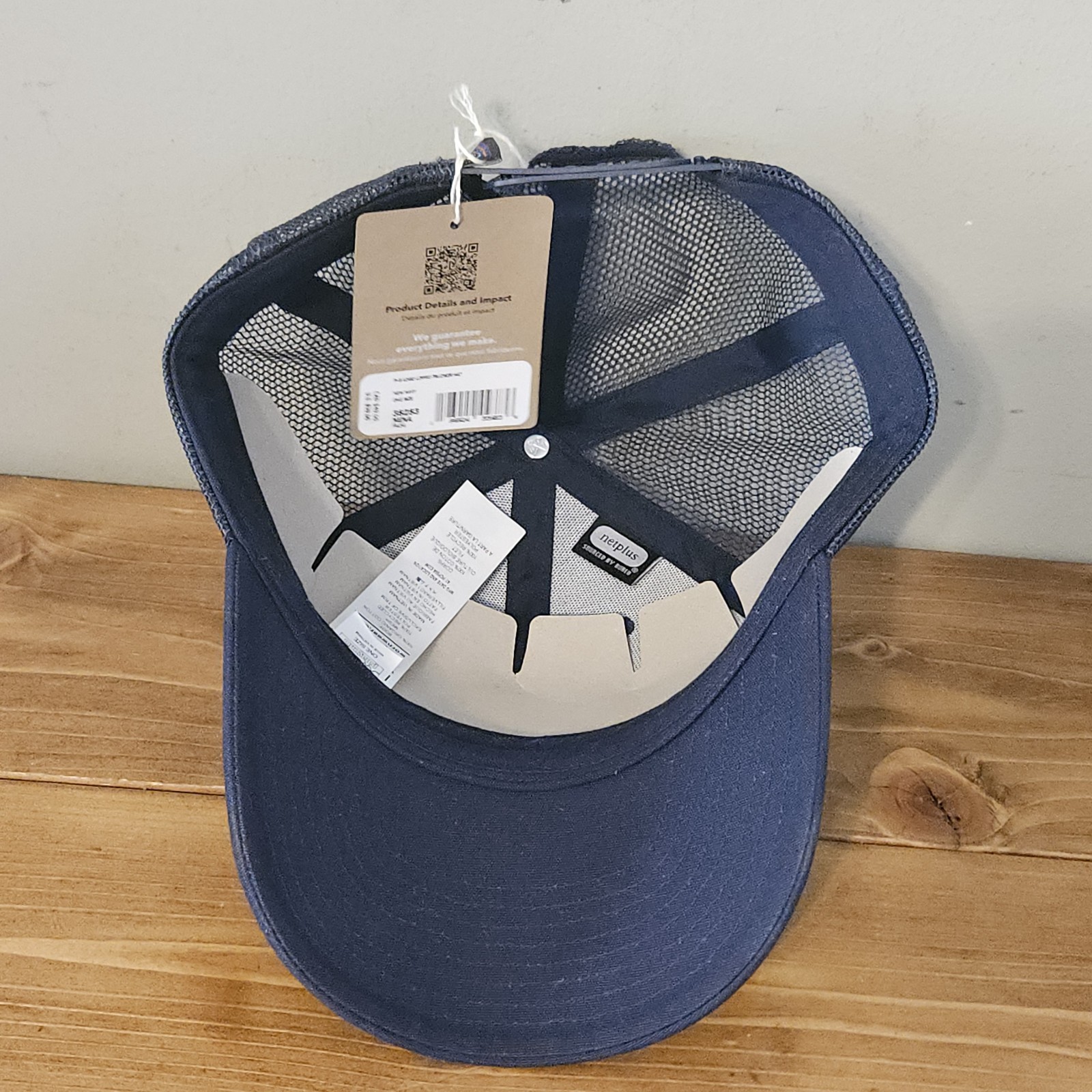 NEW Patagonia P-6 Logo LoPro Trucker Hat Navy Blue