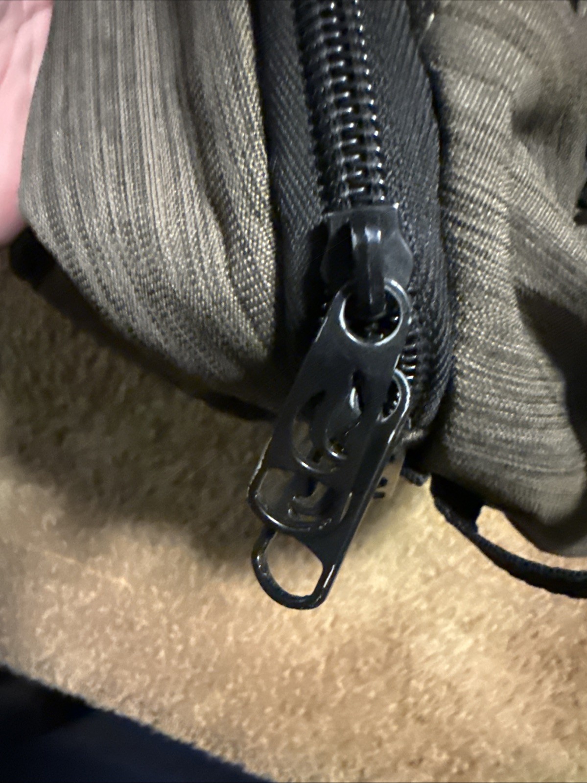 Skunk Sling M Smell Odor Weather Proof Stash Bag Carbon Lining