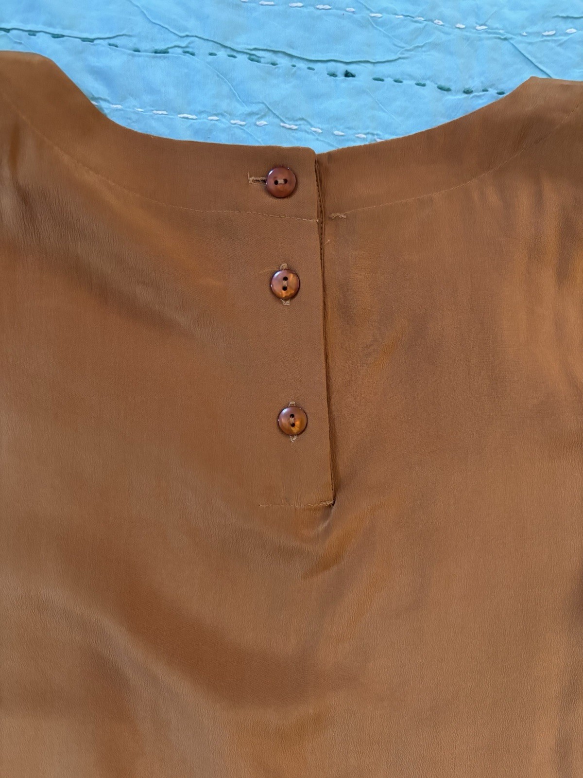 100% Silk Boutique Short Sleeve Blouse Rust Orange Back Button Detail Small