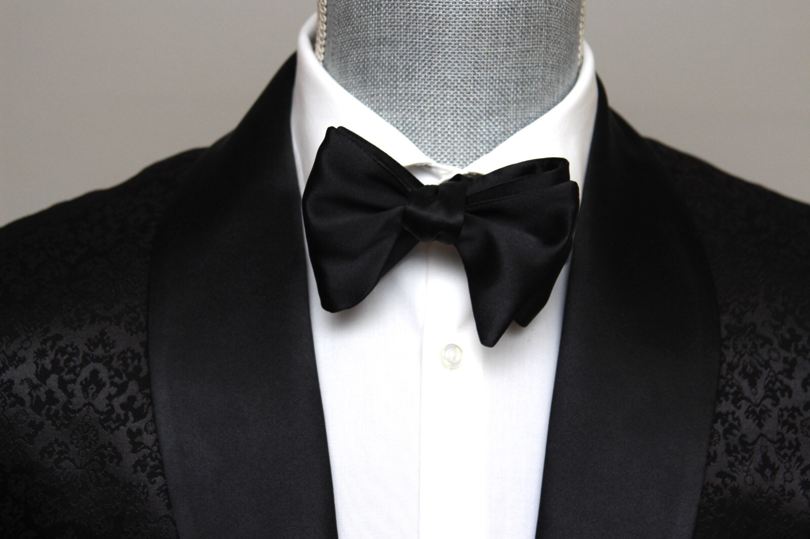 Men’s Pre-tied Bow tie 100%Silk Charmeuse Black Bow tie Small Compact Butterfly