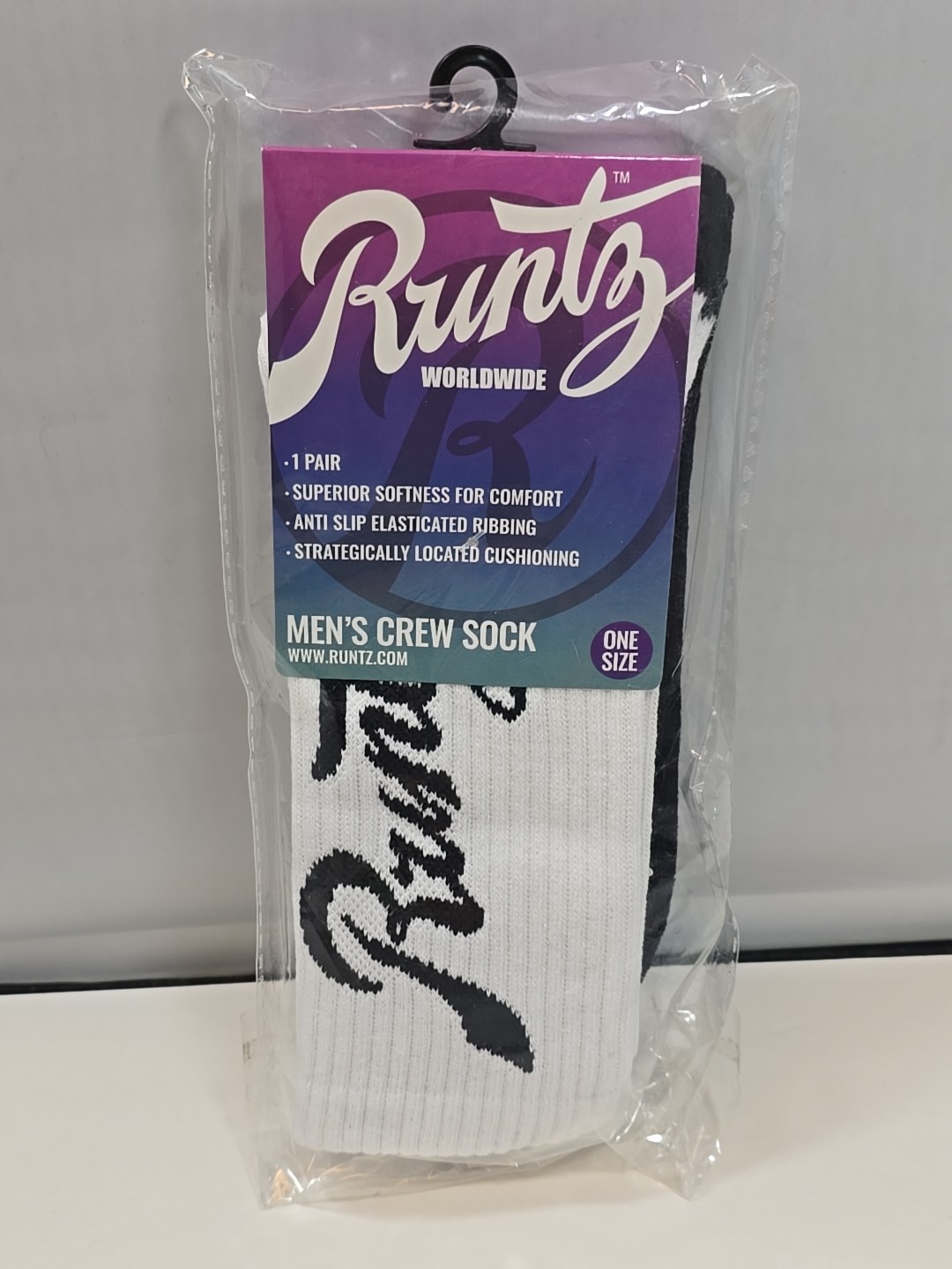 Runtz Worldwide 2-Tone Men’s Crew Socks One Size White/Black 80106