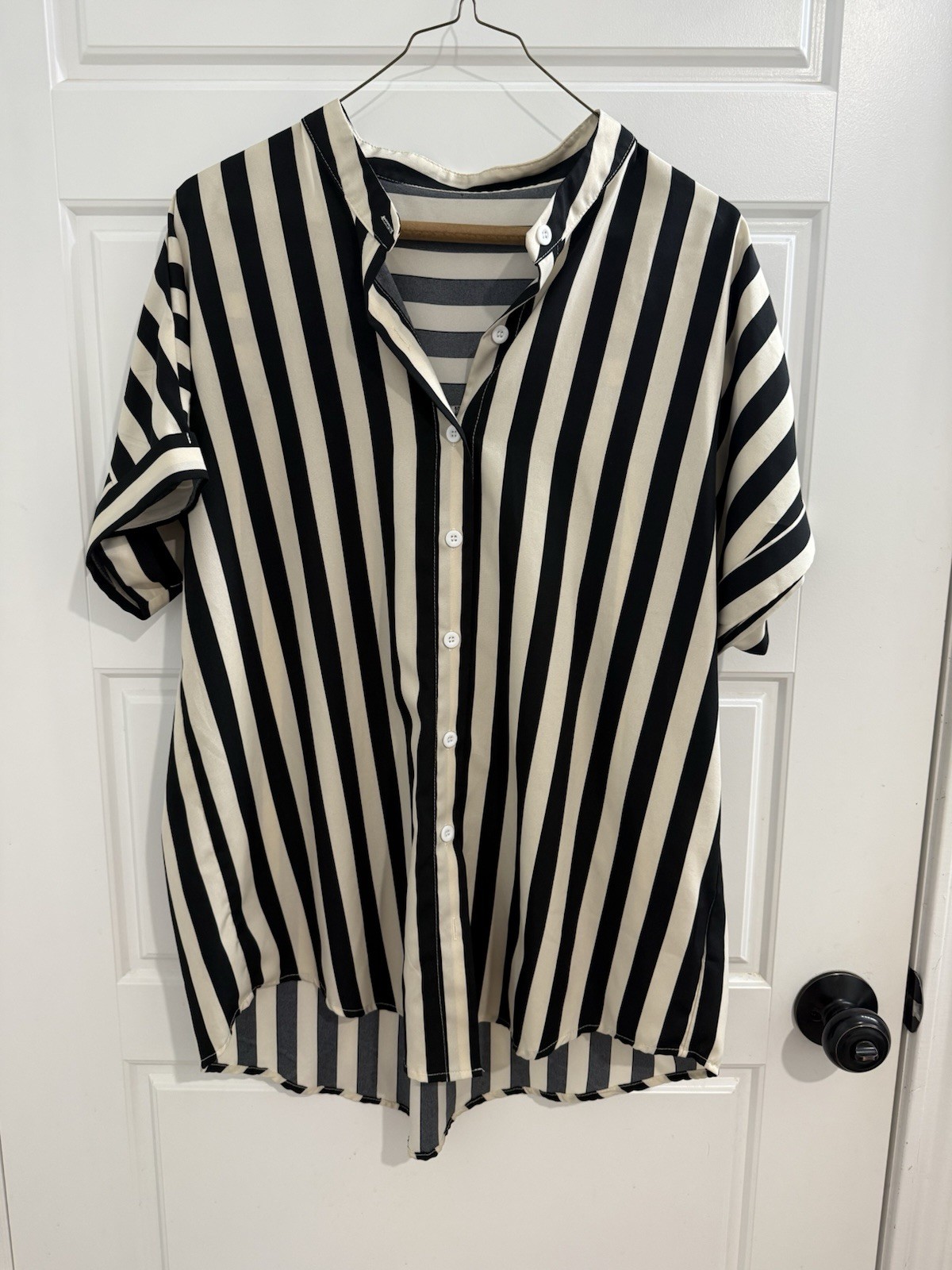 Womens Black & White Striped Collared Short Sleeve Button Front Blouse L