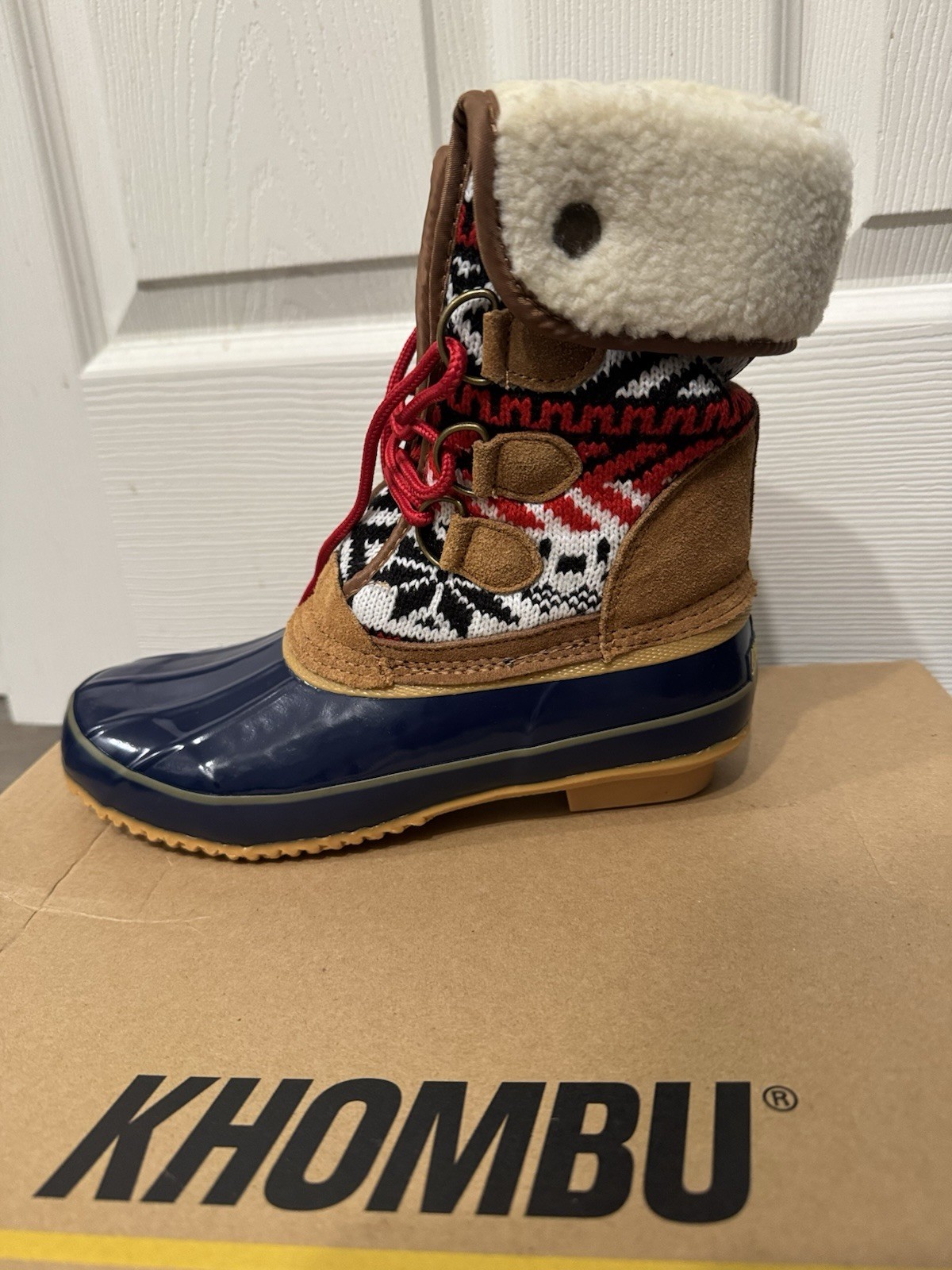 Khombu Jenna Women’s Snow Boots Fleece-Lined Lace-Up Navy/Tan US 7M
