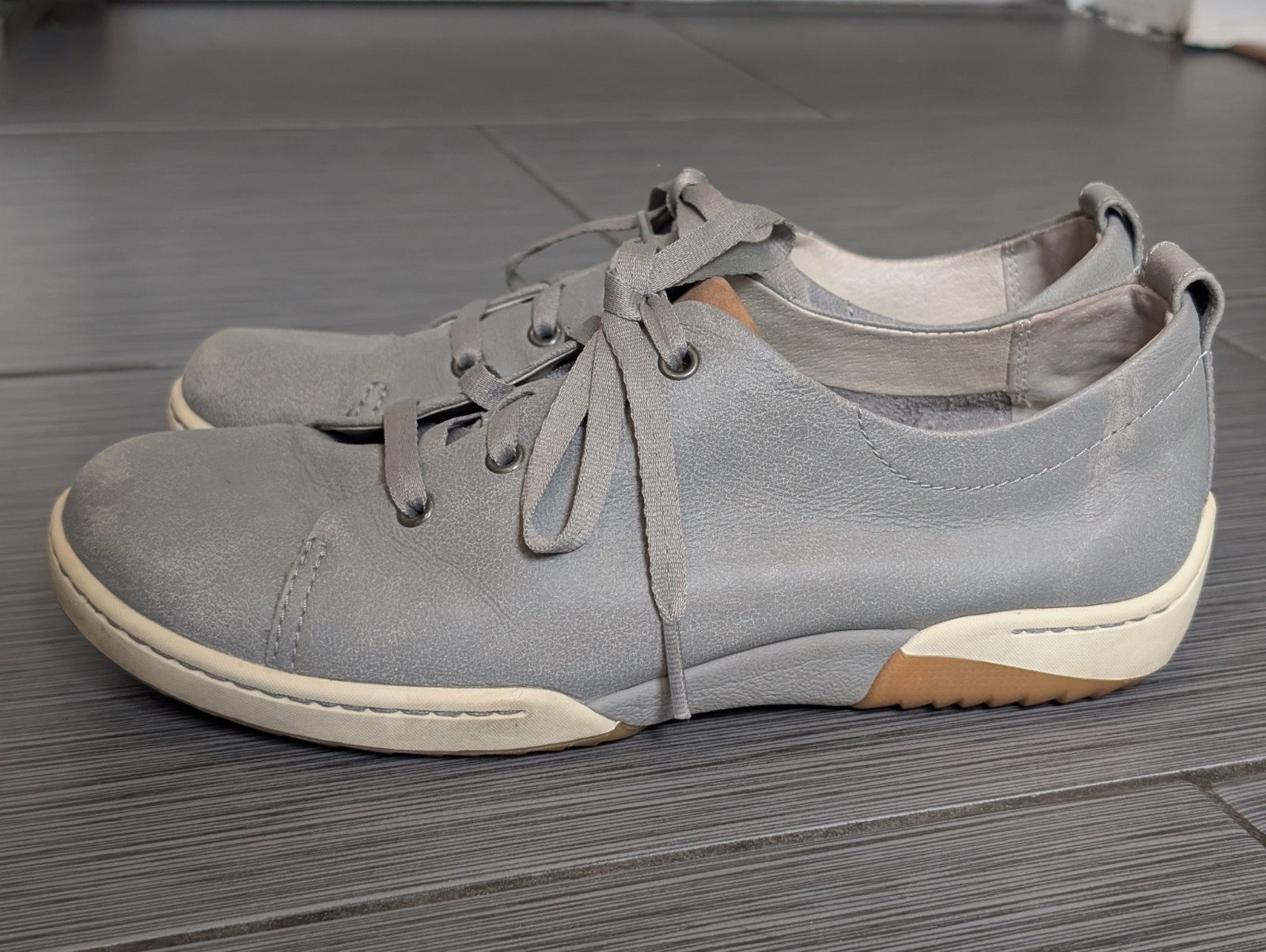 Dansko Gray Leather Lace-Up Renae Sneakers Casual Shoes EU 38 US Women’s 7.5/8