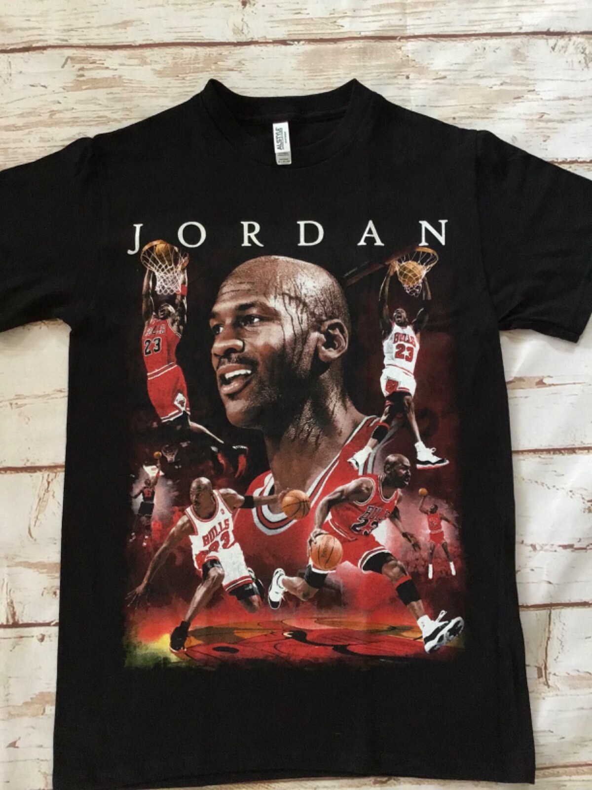 NEW- MICHAEL JORDAN – T-SHIRT