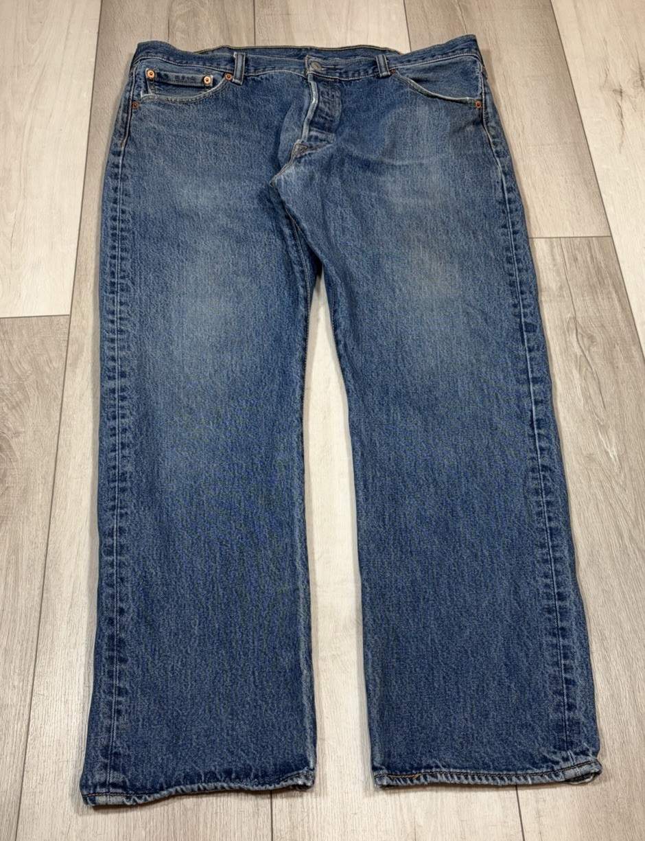 Levi’s Men’s Blue Denim Jeans Straight Fit Medium Wash Button Fly 5-Pocket