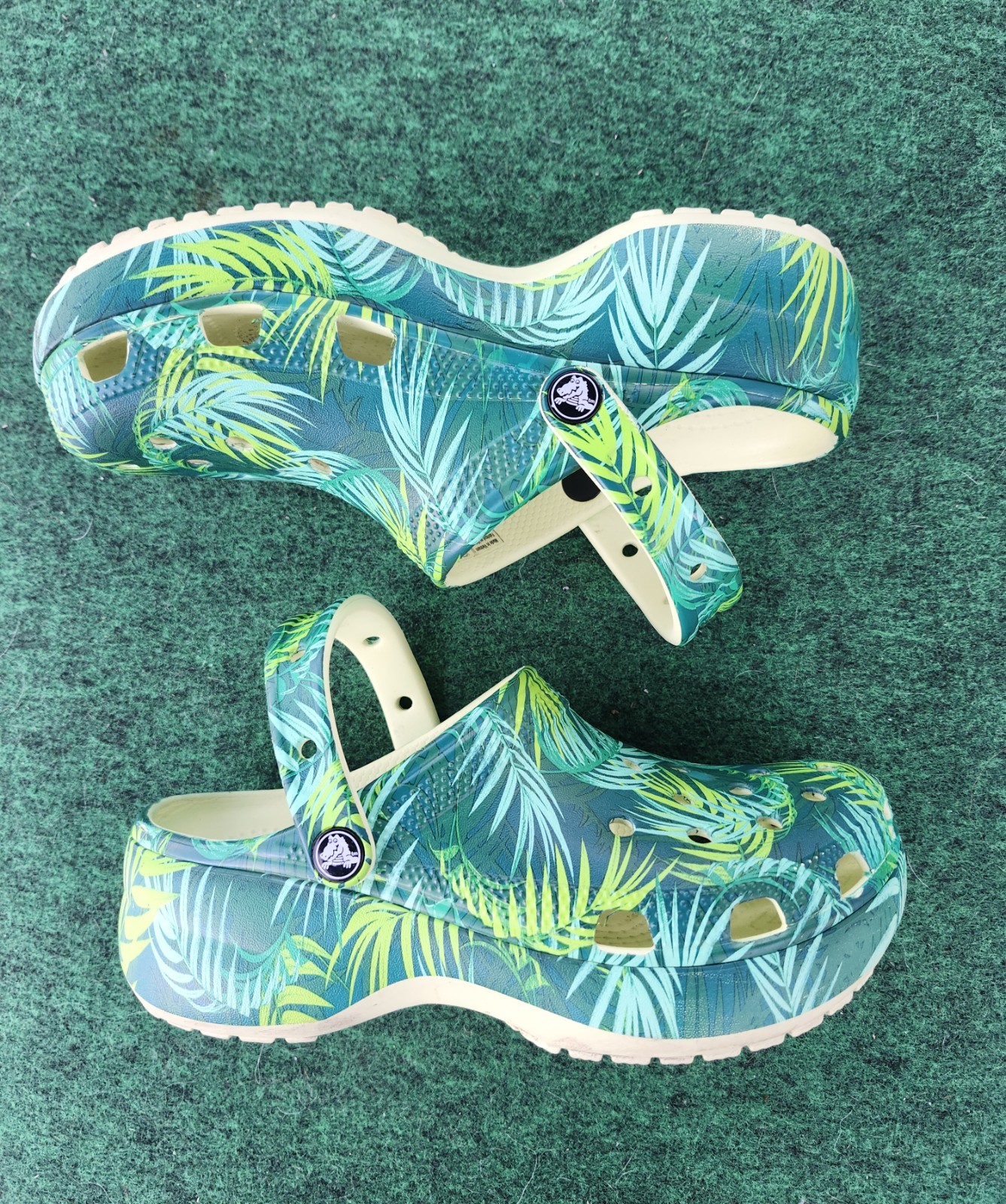 Crocs Classic Tropical Palm Print Clogs Green Unisex W8 M6 Comfort Shoes