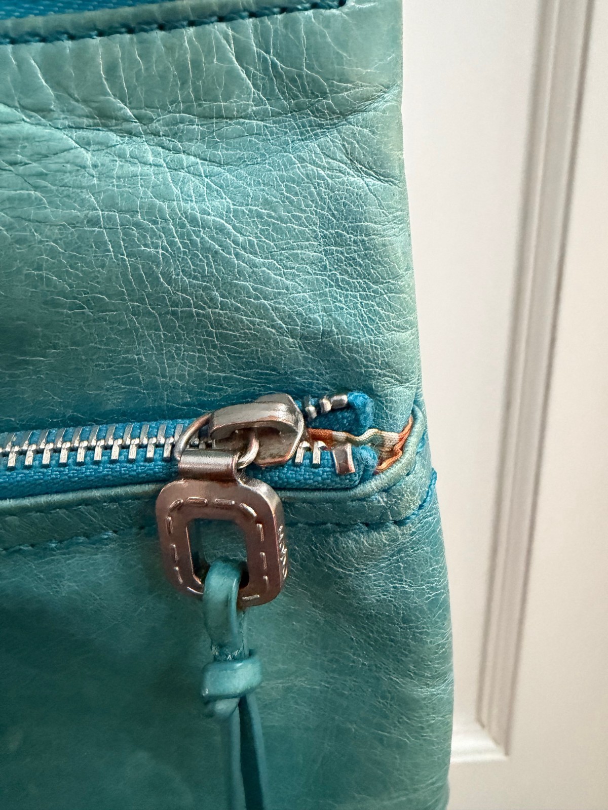 HOBO Sheila/Cassie Crossbody in Tranquil Blue leather