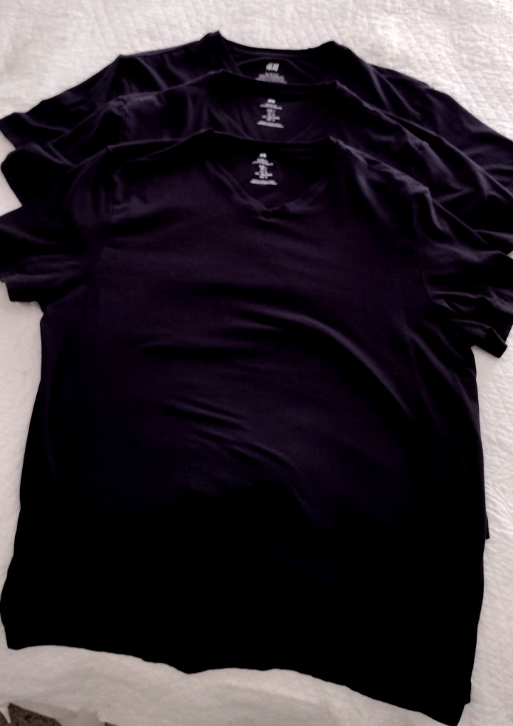 H & M Black V-Neck T- Shirt Large Slim Fit (Lot of 3)