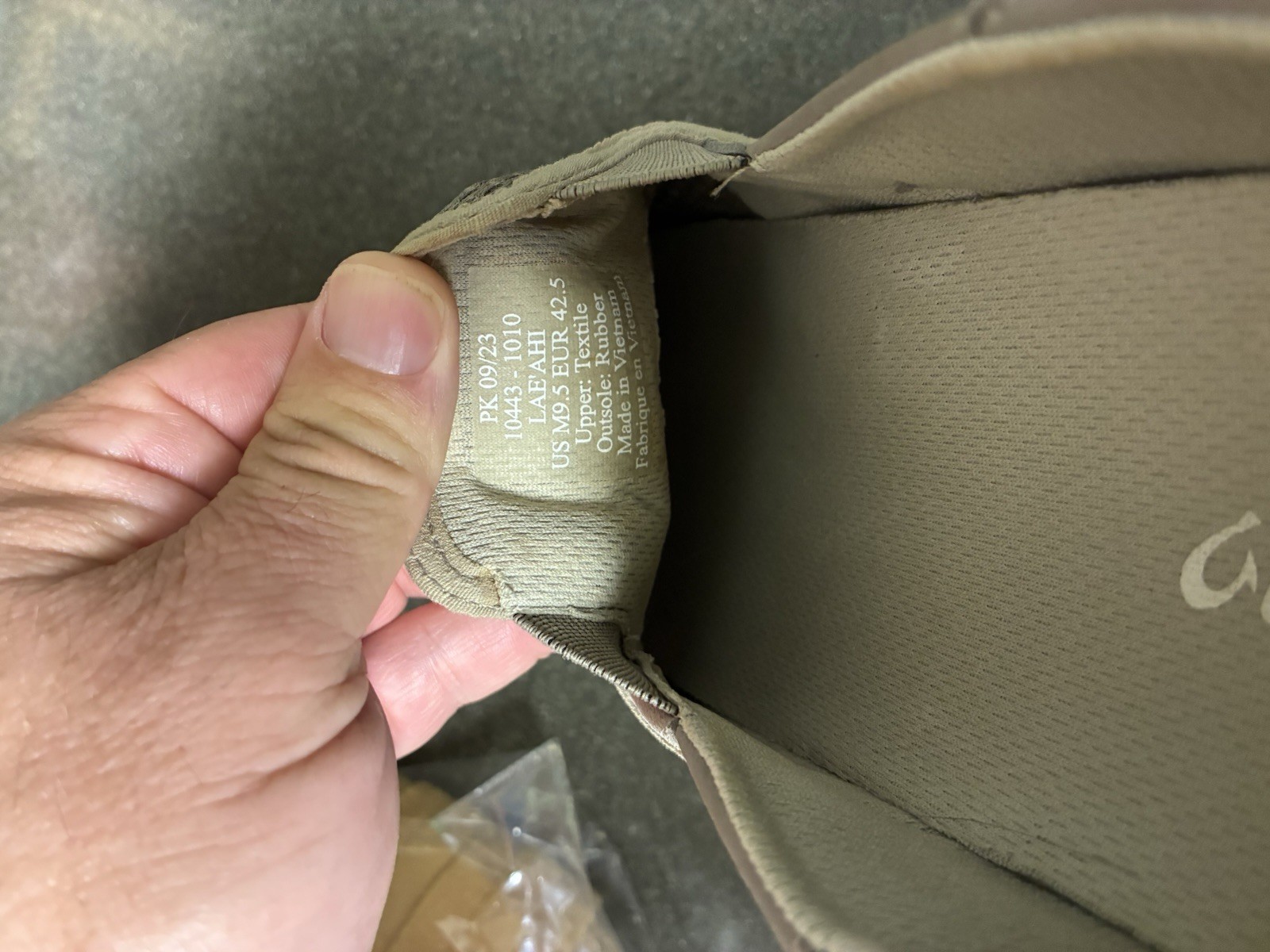 Olukai Lae’ahi Men’s Size 9.5 Slip On Beach Sneakers Clay Clay 10443-1010 Mesh
