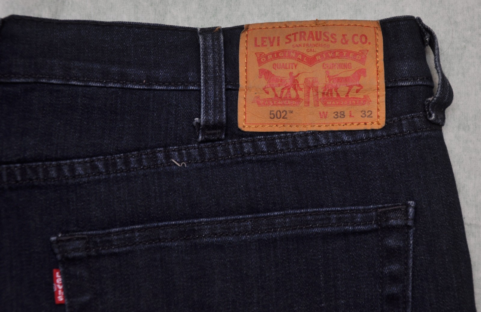 Levi’s 502 Jeans Men 38 x 32 All Seasons Tech Dark Wash Straight High Rise Pant
