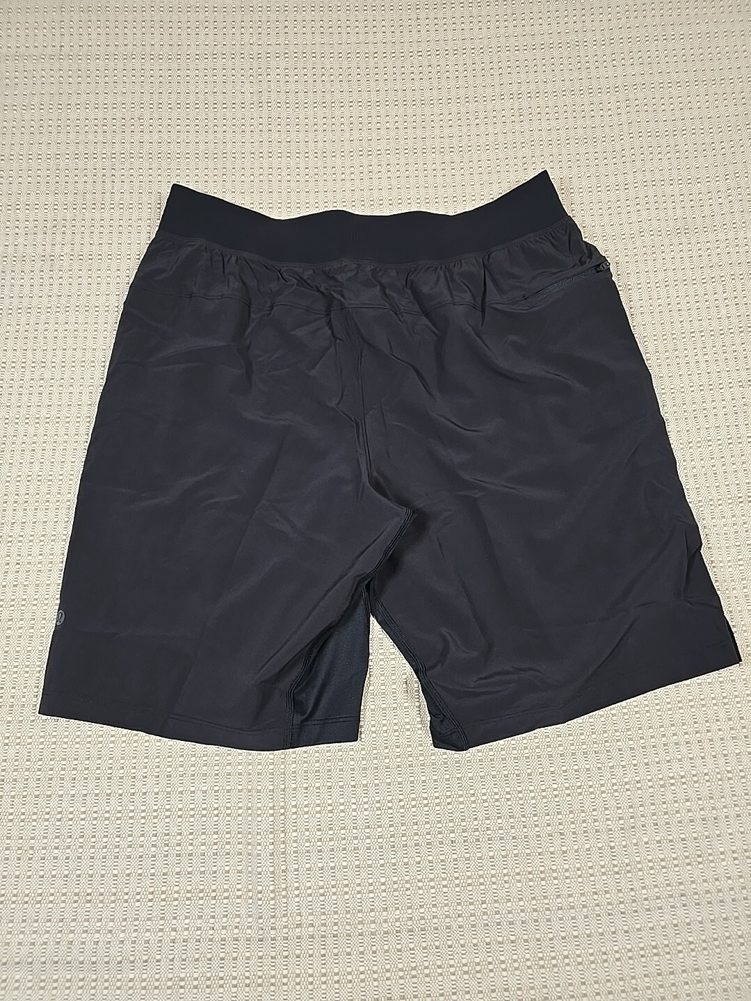 Size Large Lululemon T.H.E. Short 9″ Linerless BLACK LM7AA0S BLK Men’s New NWT