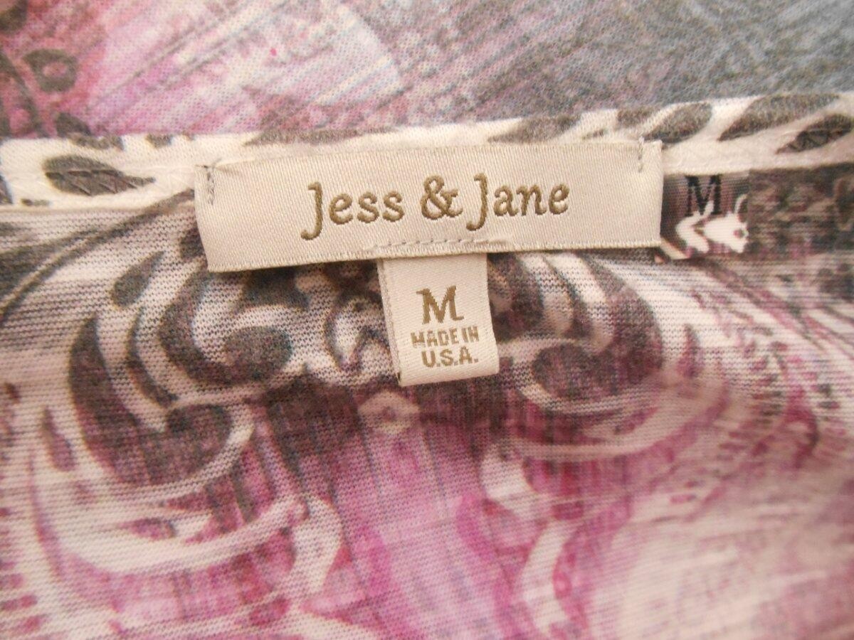 Beautiful Women’s Medium Jess & Jane Purple Paisley Design Long Sleeve Knit Top