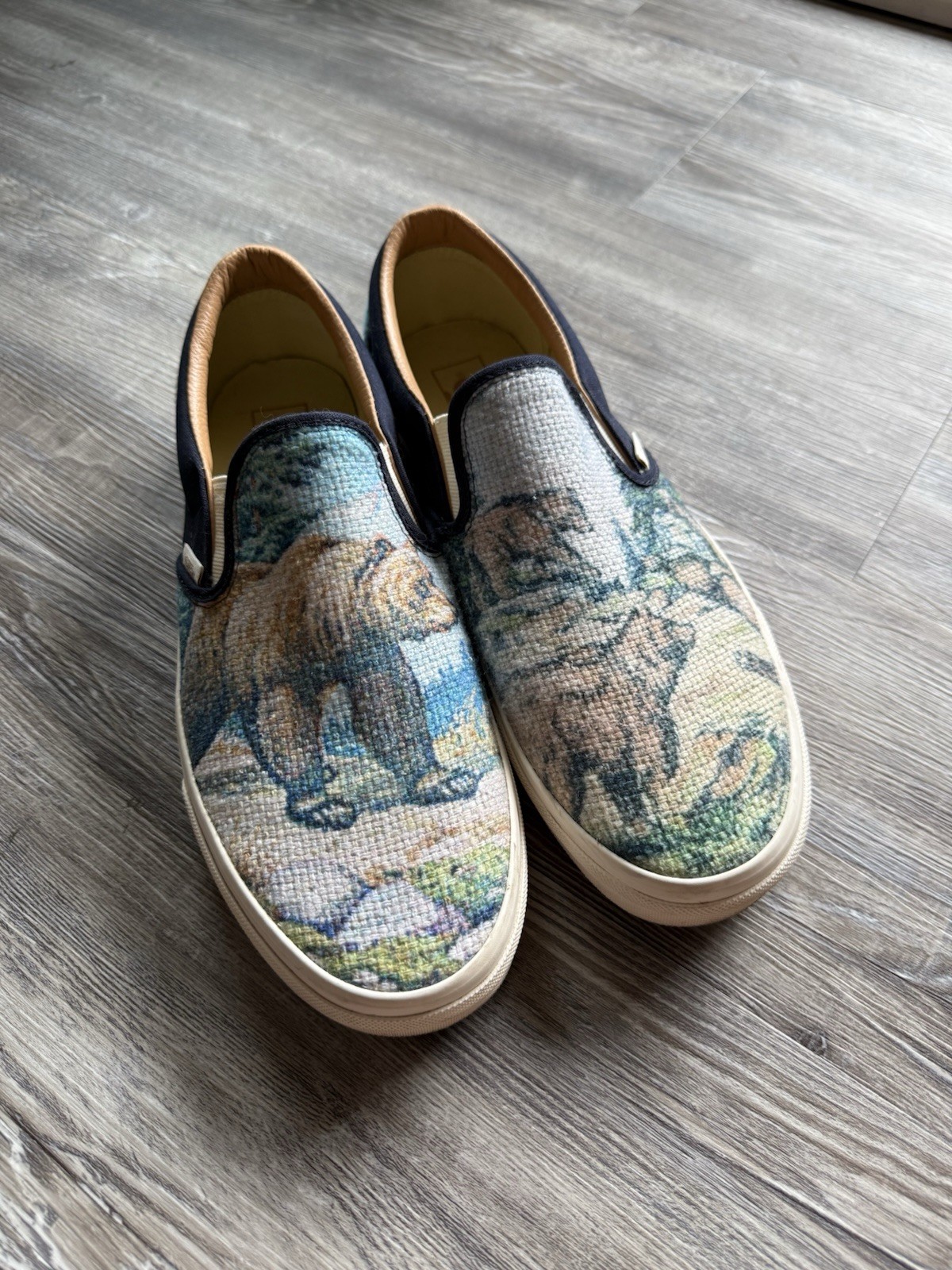 Vans Bear Forest Tapestry Slip On Shoes Mens Size 11.5 Skater Nature Sneakers