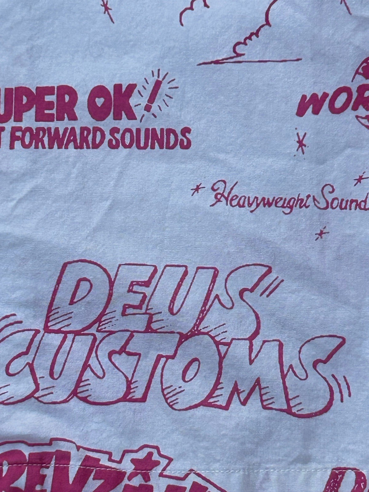 Deus Customs Dub Bass Sounds Button Front Shirt Mens Medium Graphic Pink