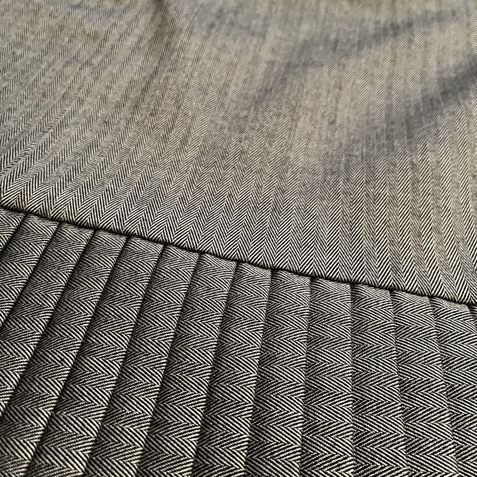 Gray Herringbone Pleated Ruffle Skirt Sz 6 Elevated Basic Career Capsule