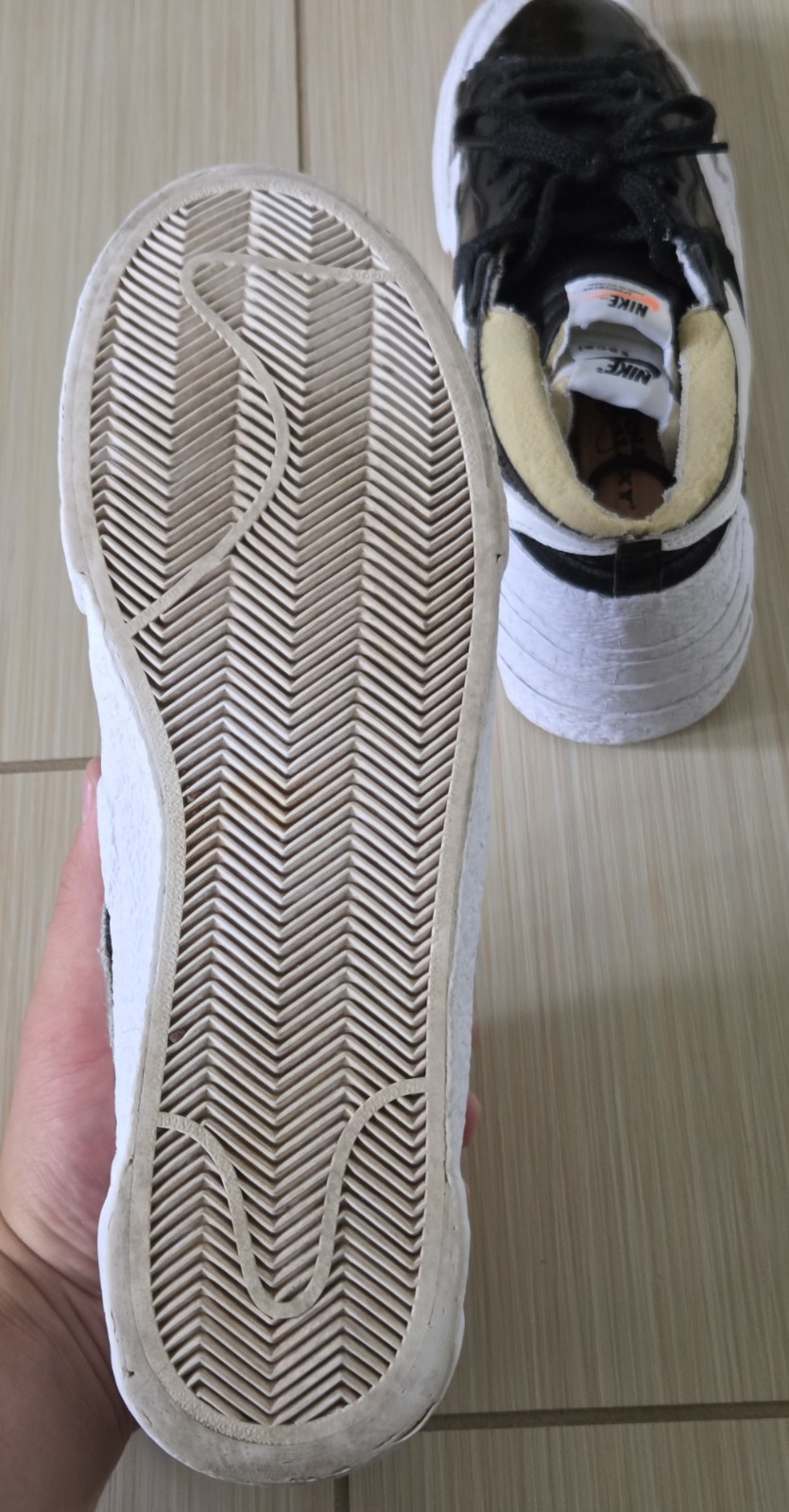 Size 10.5 Nike Sacai x Blazer Low Black White Mens Leather Sneaker DM6443-001