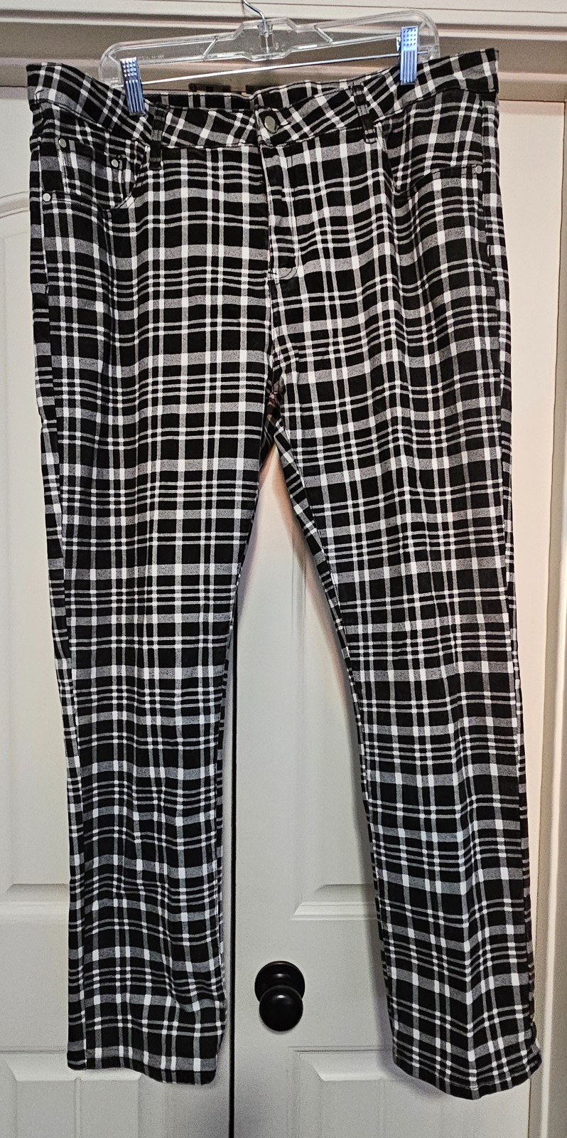 Black and White Checkered Pants – Slim Fit – NWT