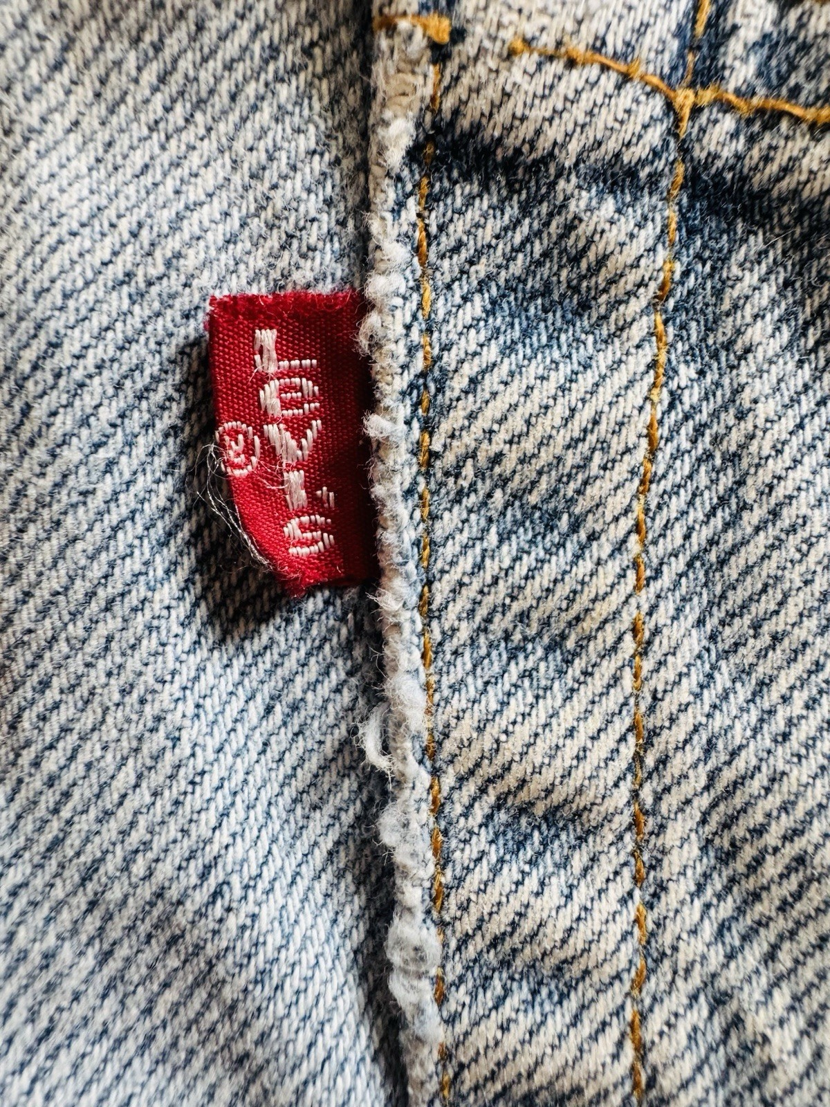 Levi’s Men’s Straight Leg Light Wash Blue Denim Jeans Regular Fit Button Zip