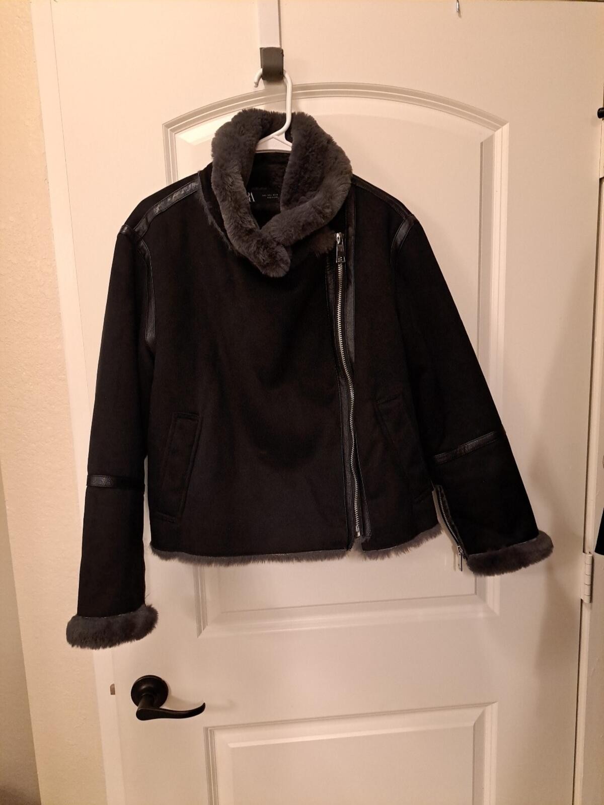 Zara Faux Fur Moto Jacket Black Size L Short EUC 100% Returns Accepted