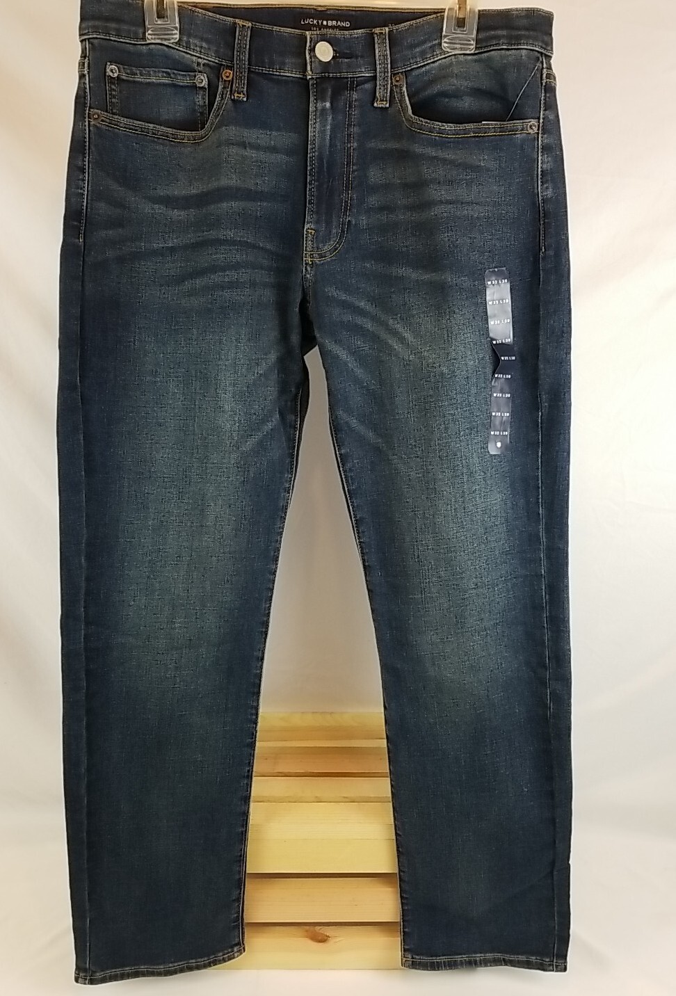 Men’s Lucky Brand 121 Slim Straight Medium Wash Blue Denim Jeans – NEW WITH TAGS