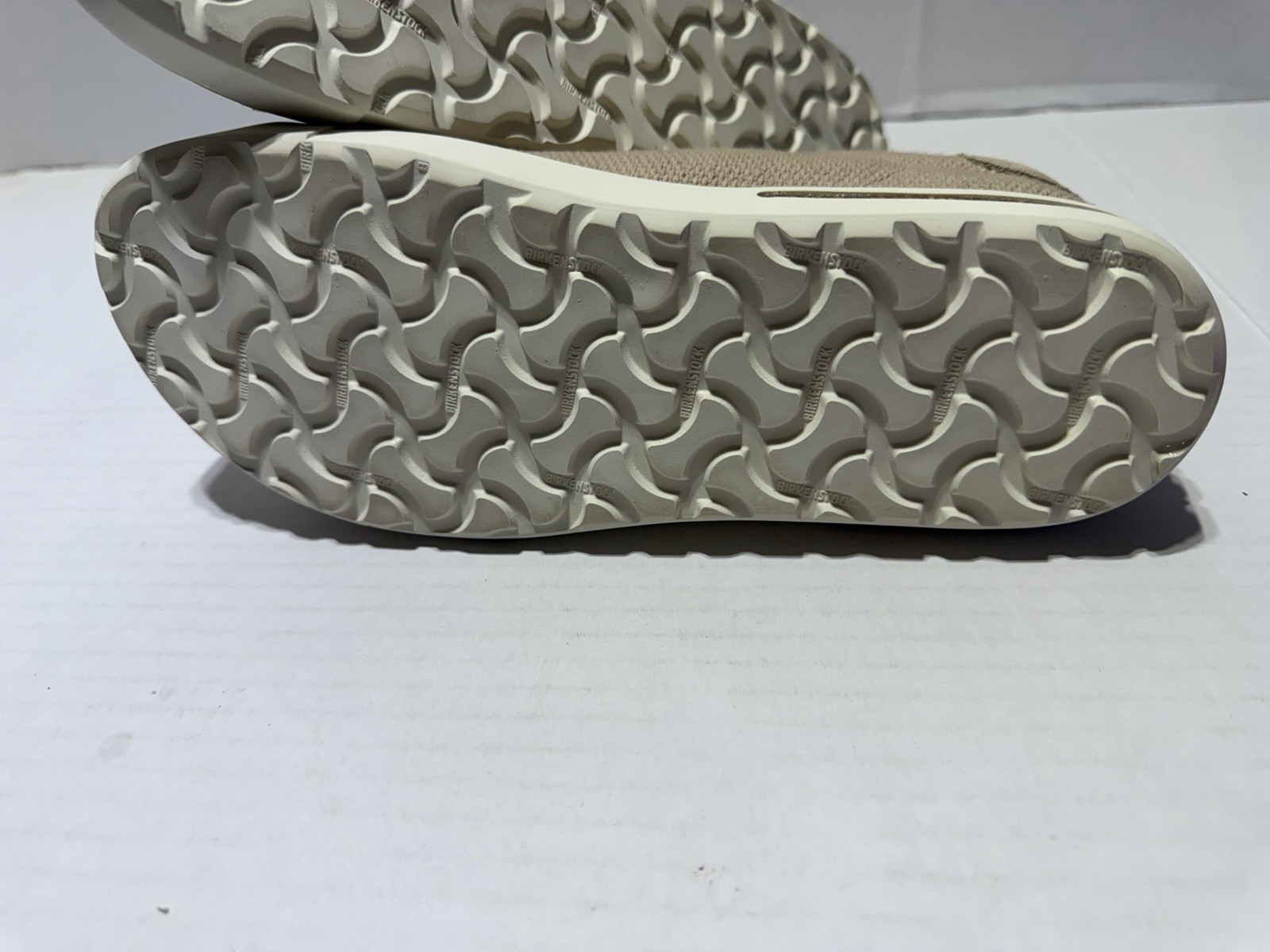 Birkenstock Bend Low Canvas Suede Sandcastle Sneakers. Size 39 US W8 M6