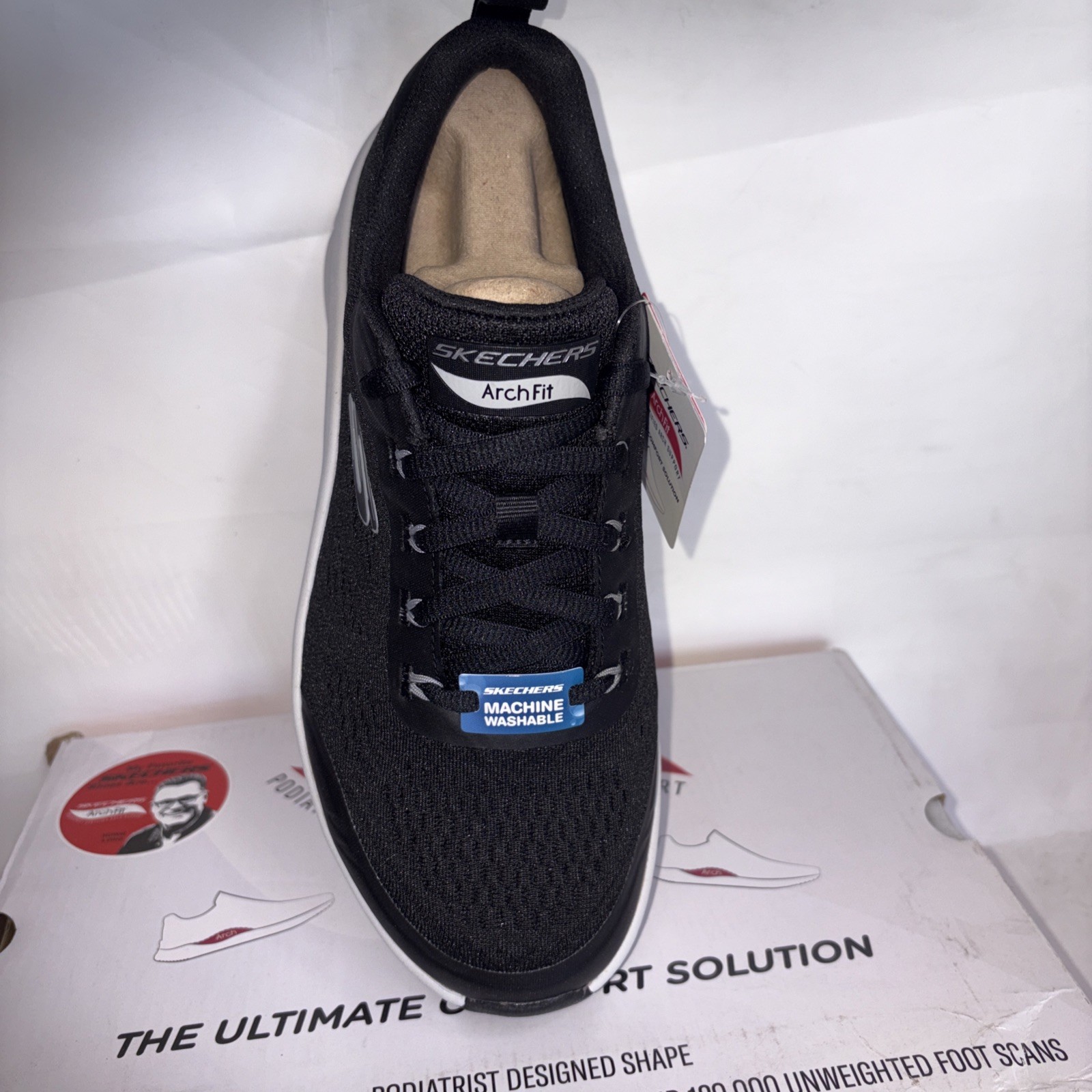 Skechers Arch Fit X Wide 232502WW/BKW Machine Washable And Extra wide.