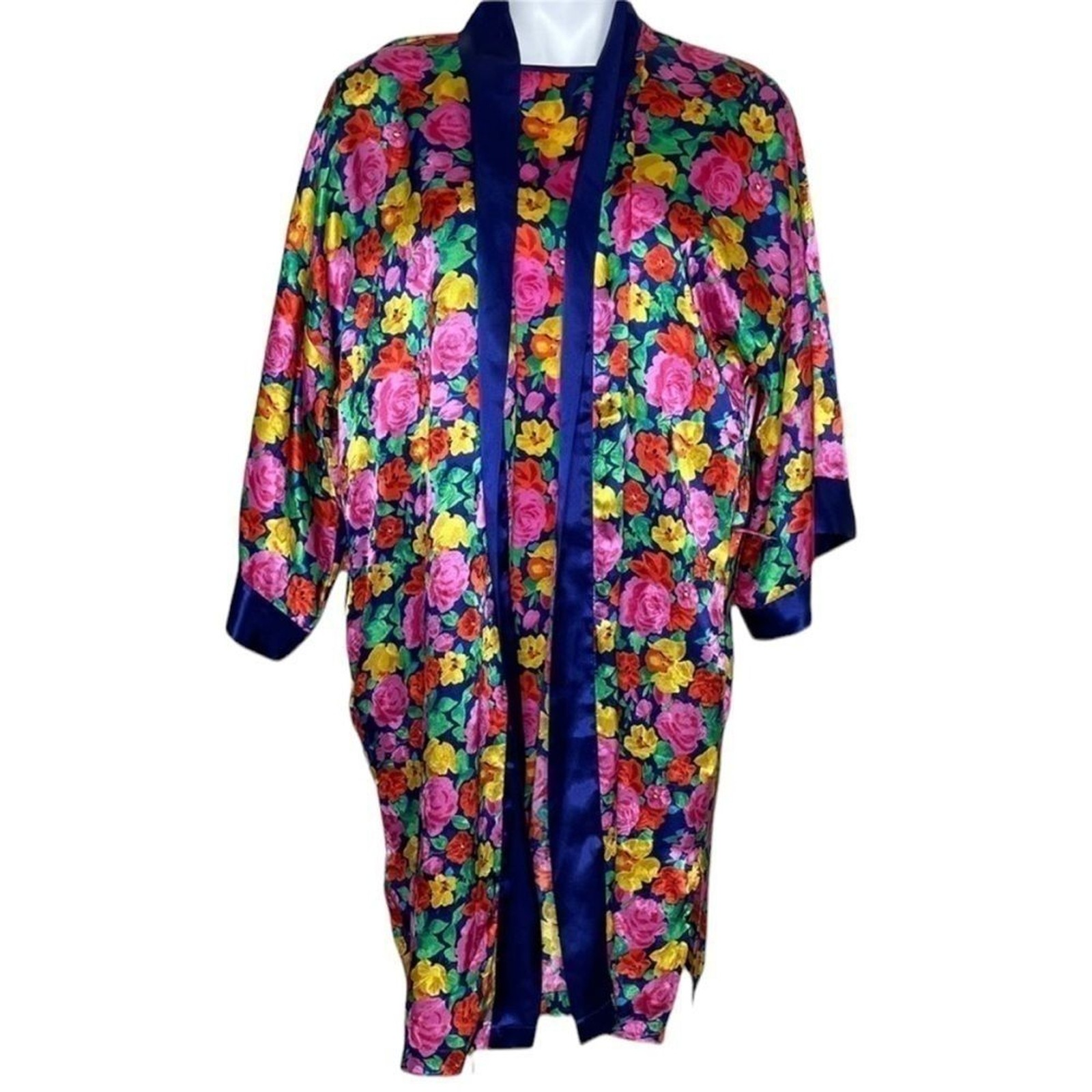 Vintage Gold Label VS floral robe and nightgown set medium