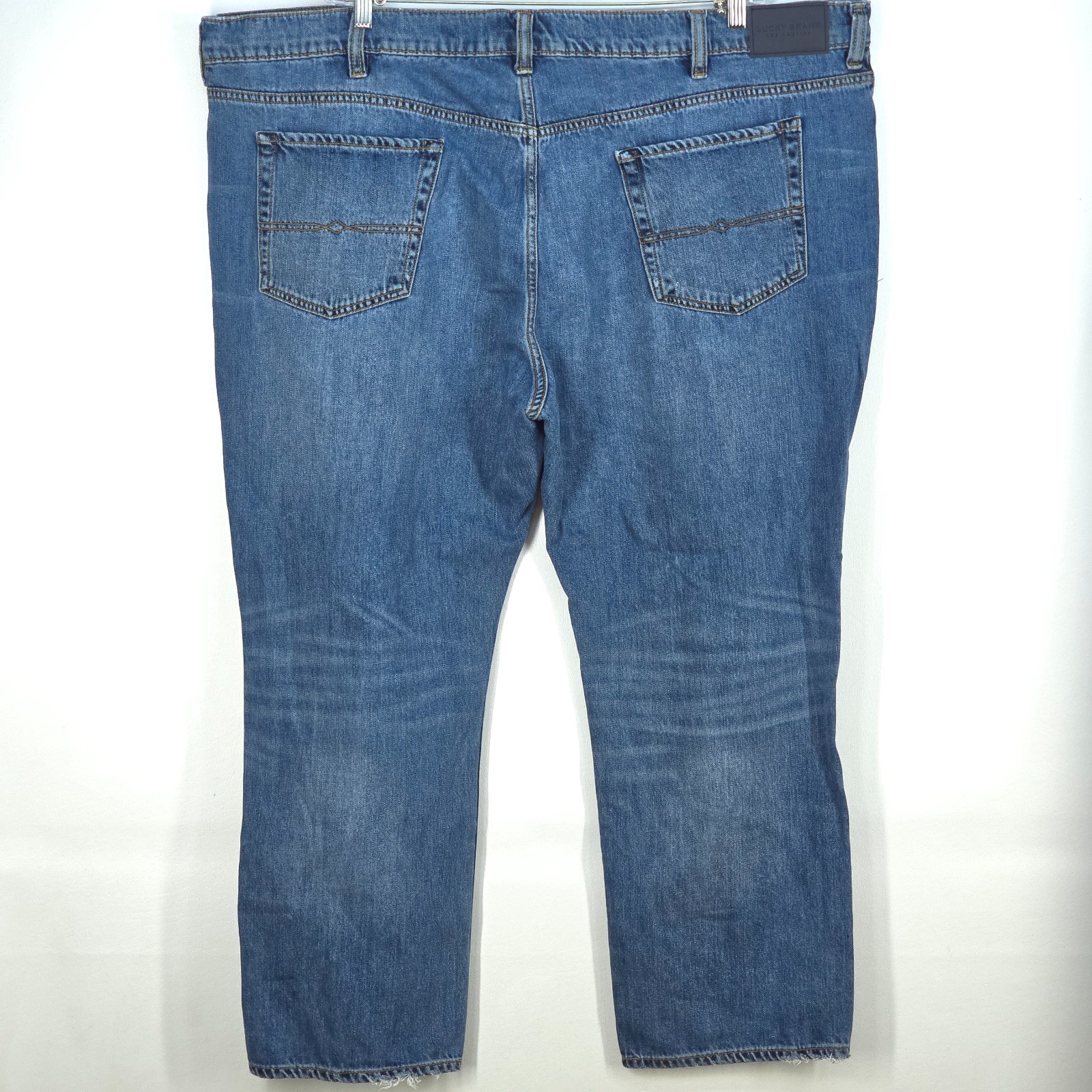 Lucky Brand Athletic Fit Jeans Mens 48×28 (48×30) Whiskers Medium Wash Faded