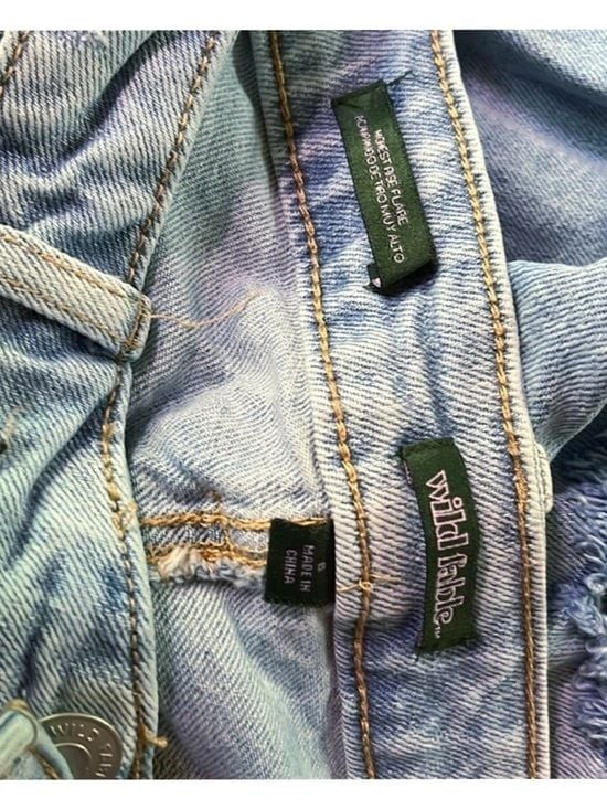 Wild Fable Light Wash Distressed Flare Jeans Size 6 High Rise