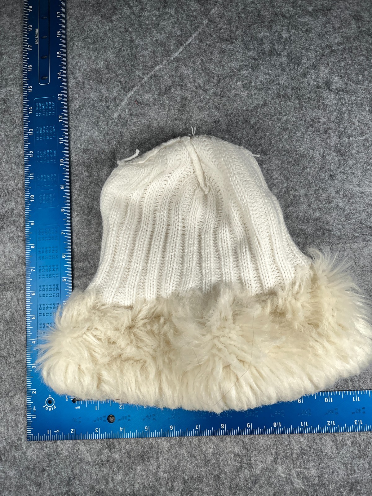 Beanie Toque Women One Size Knit White Acrylic Poly Faux Fur Trim Ski Fluffy