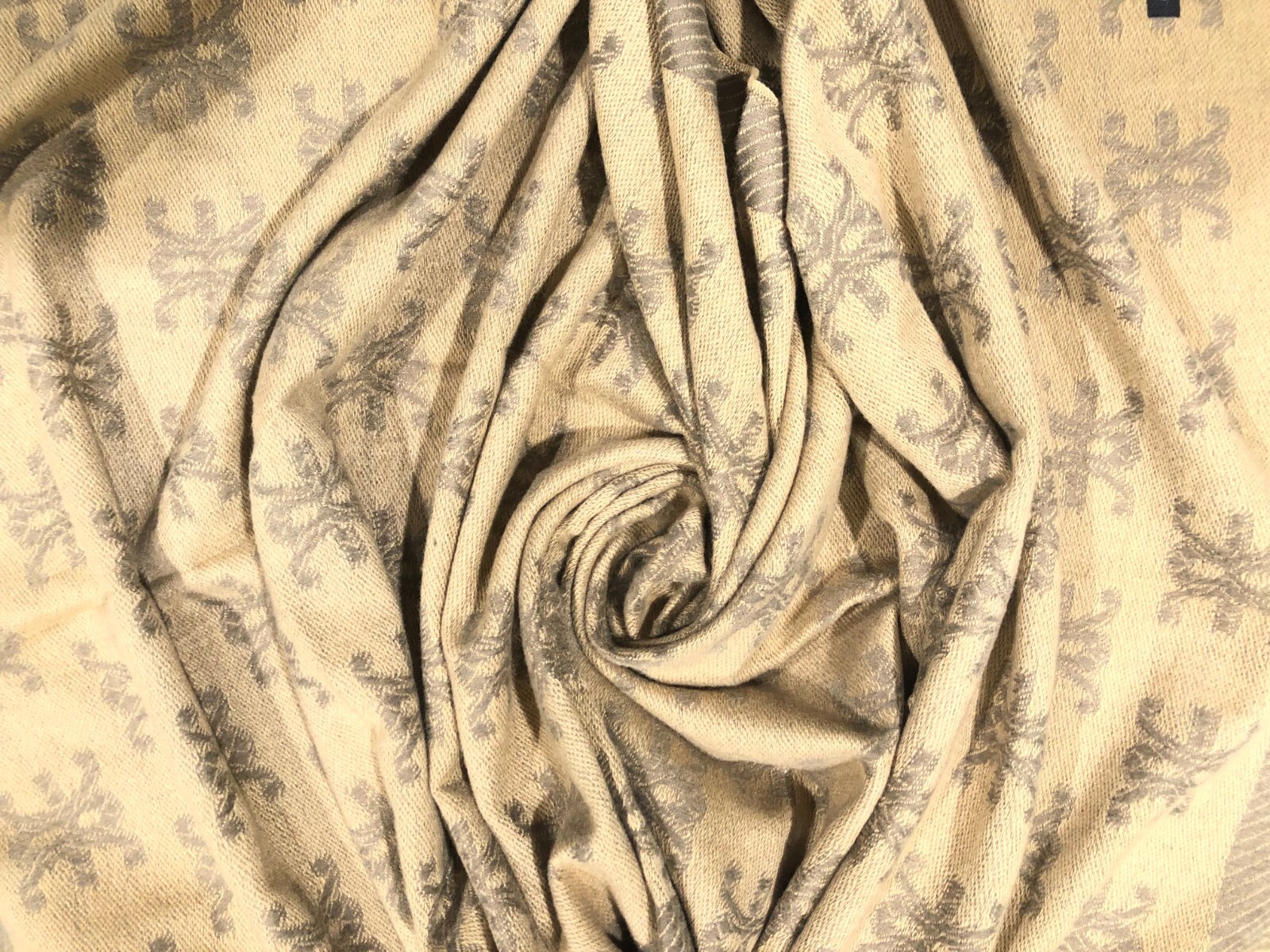 Beautifully Soft & Warm Cashmere Scarf Wrap Winter Warm Travel Wrap Ideal Gift